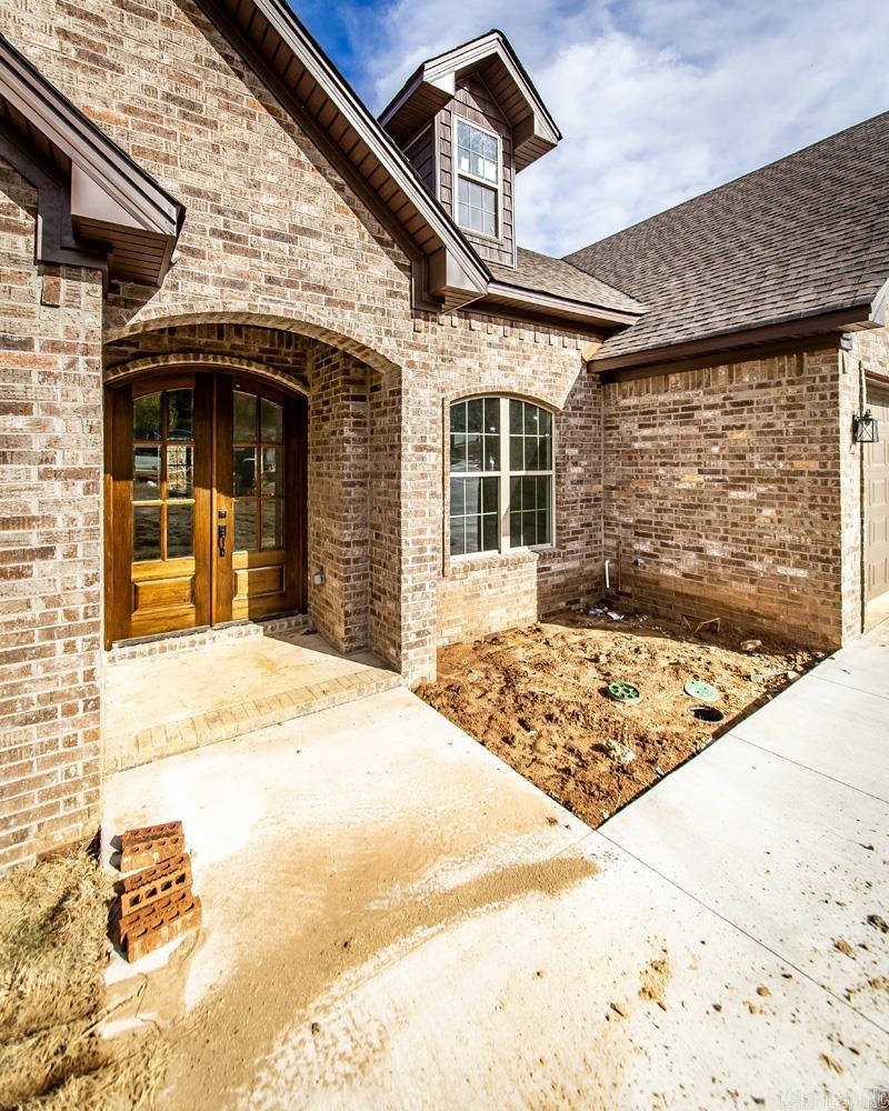 17304 Hollow Pine Drive Property Photo 3