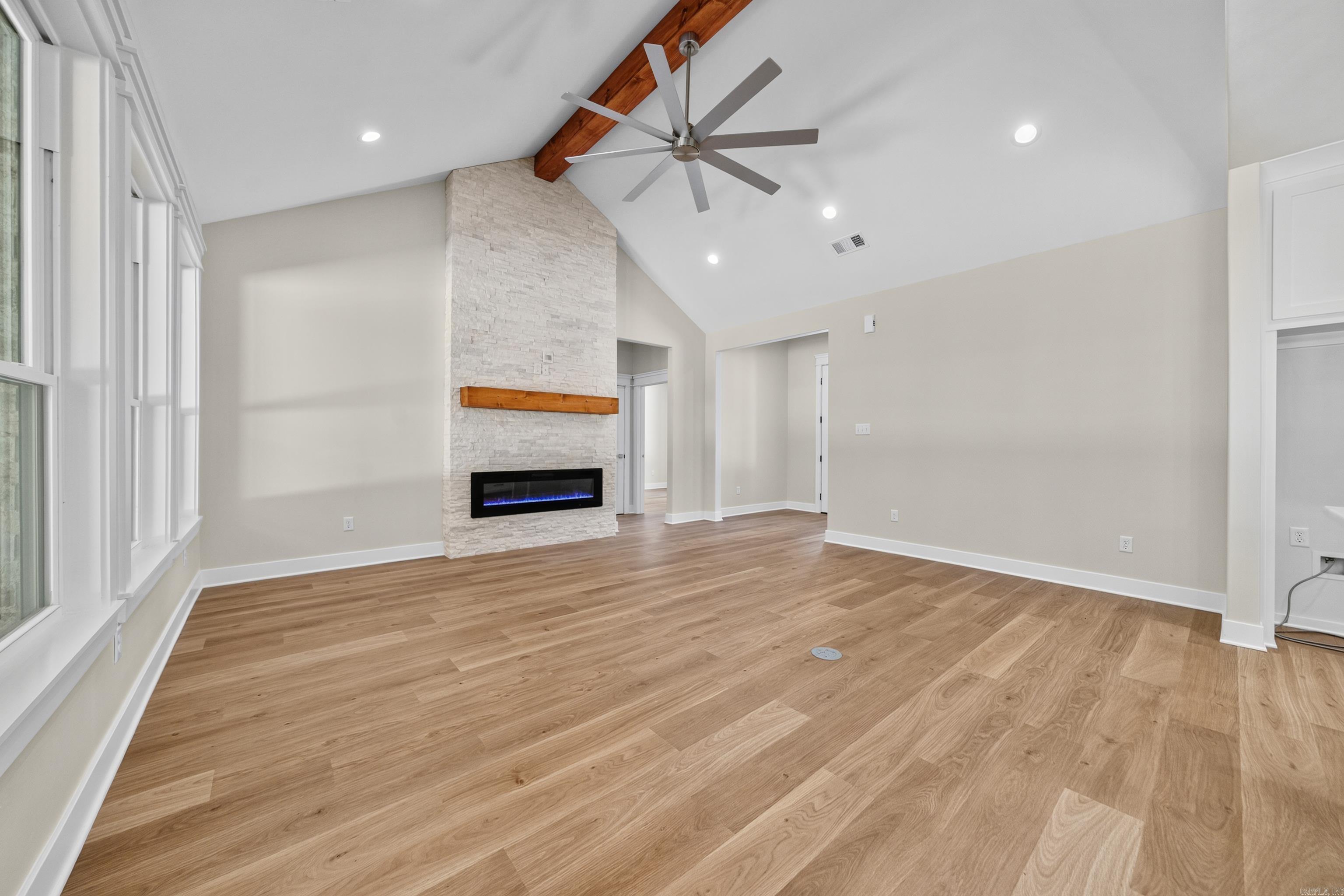 123 Elcano Property Photo 11