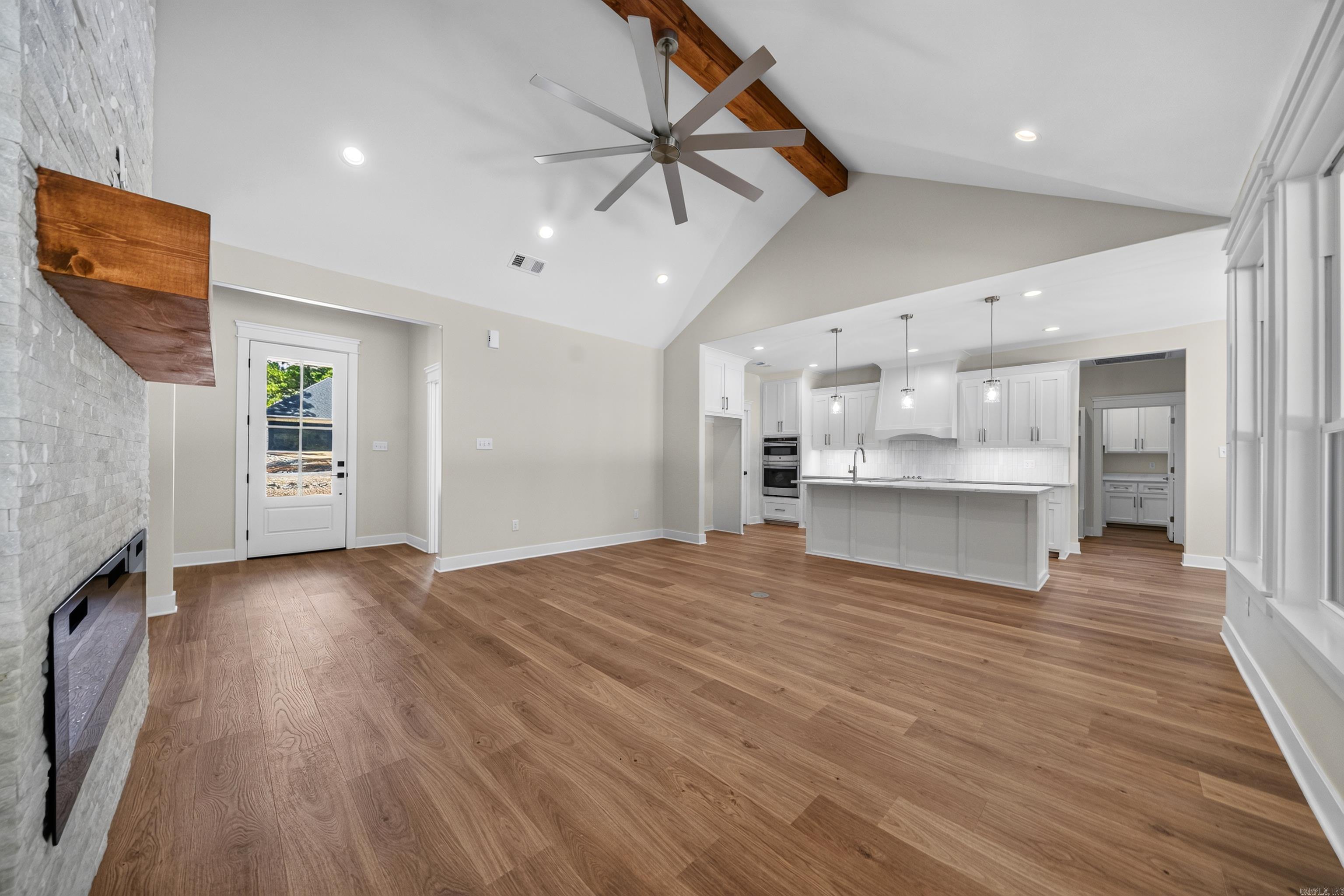 123 Elcano Property Photo 12