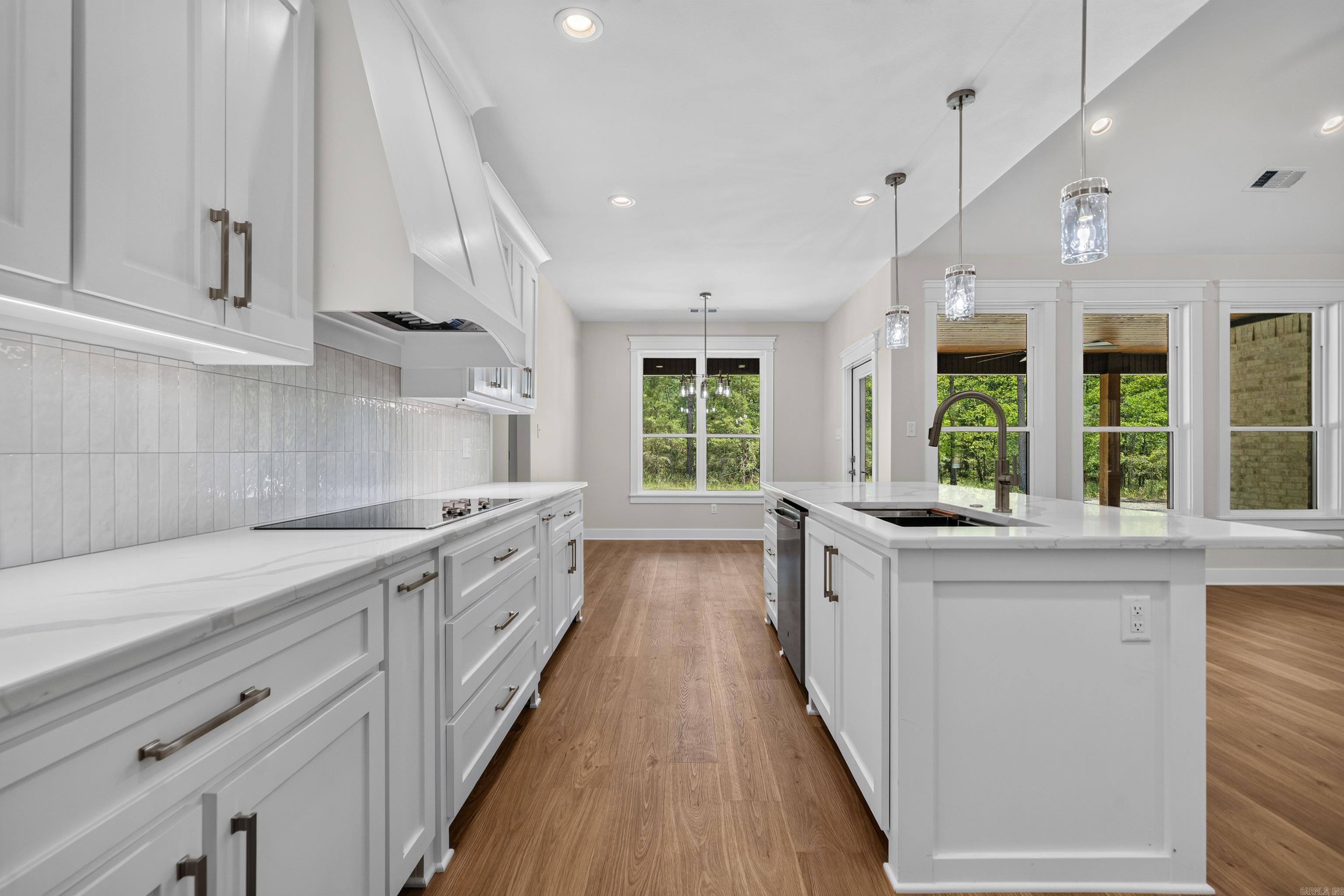 123 Elcano Property Photo 17