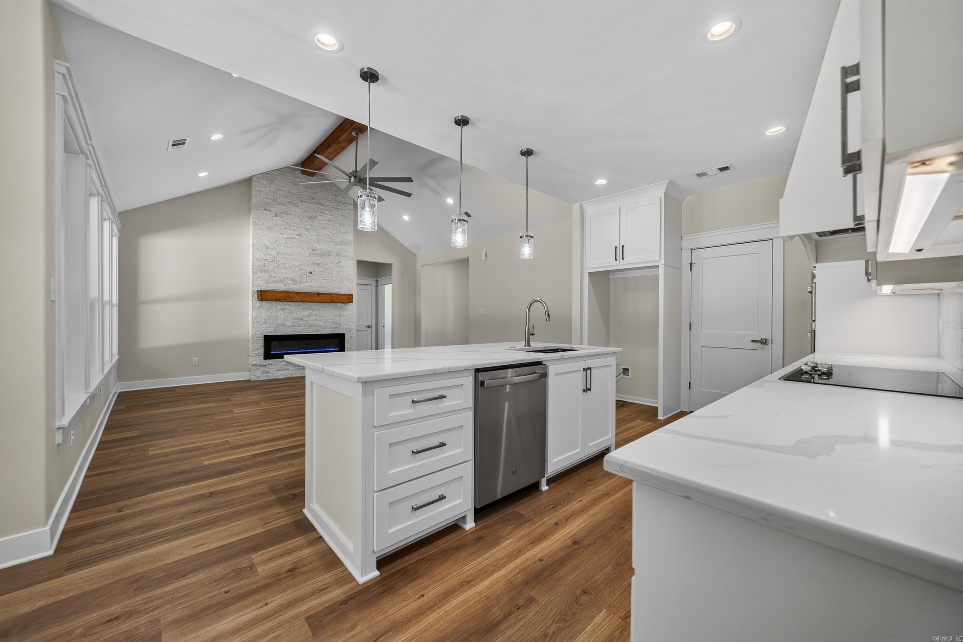 123 Elcano Property Photo 18