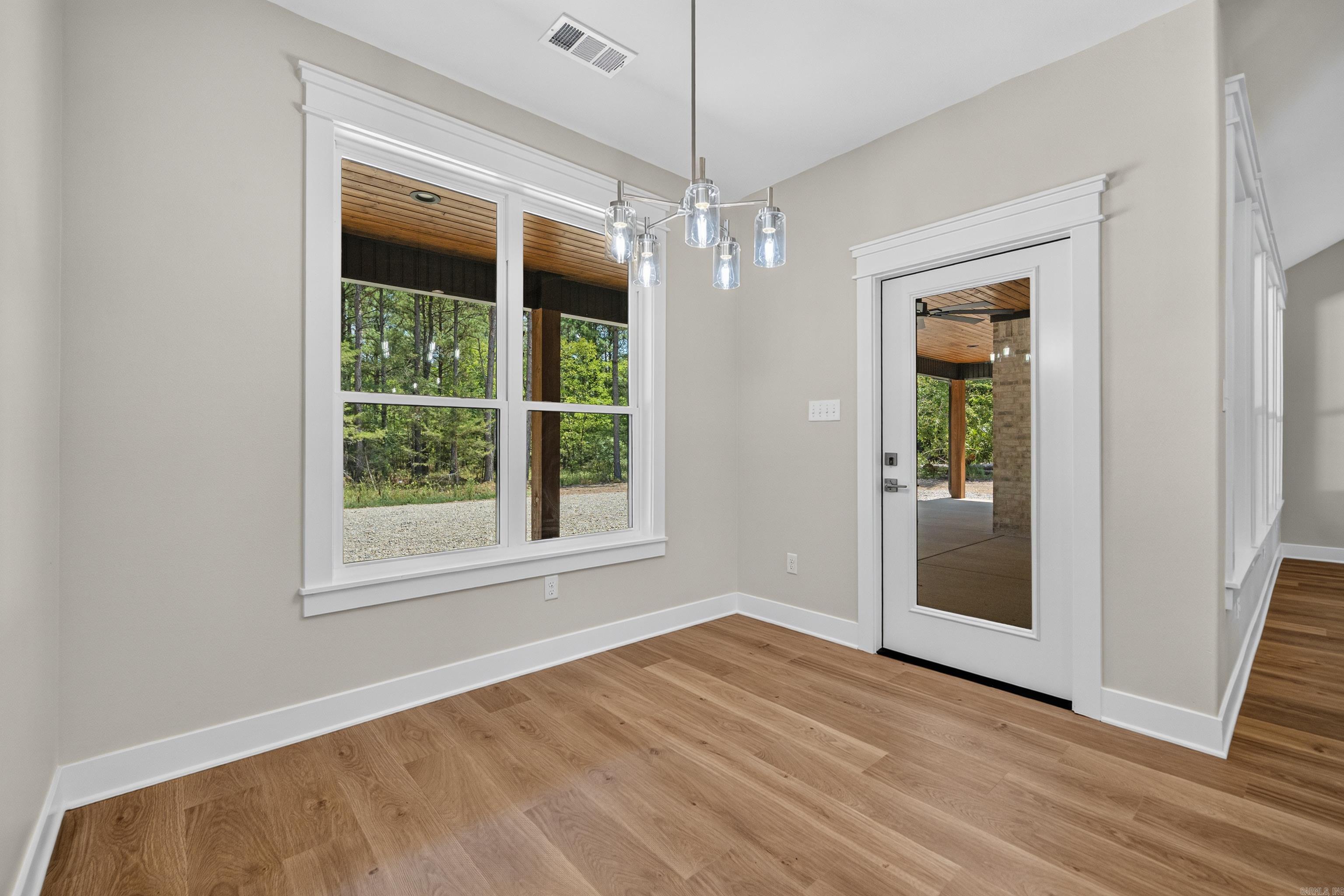 123 Elcano Property Photo 22
