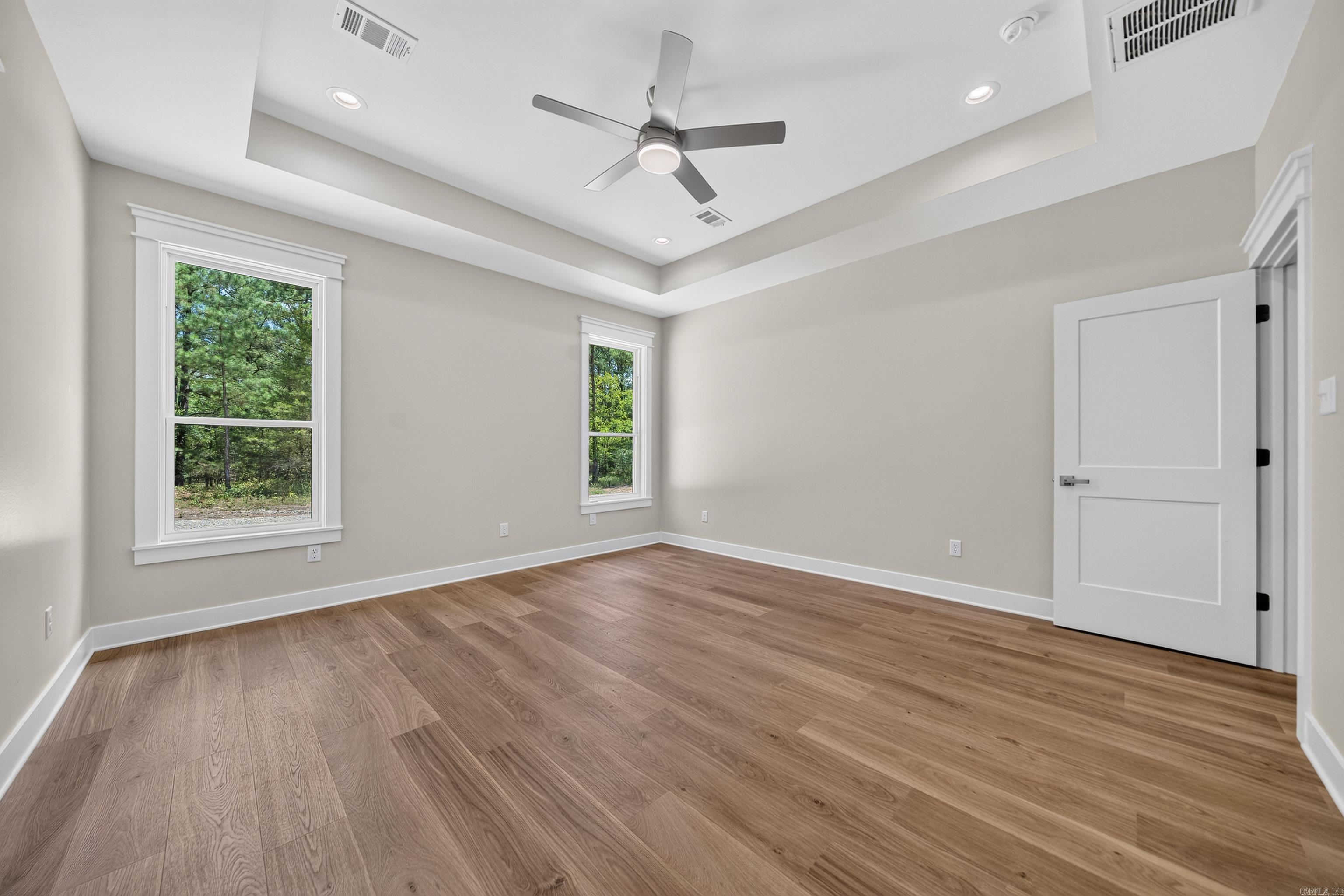 123 Elcano Property Photo 27