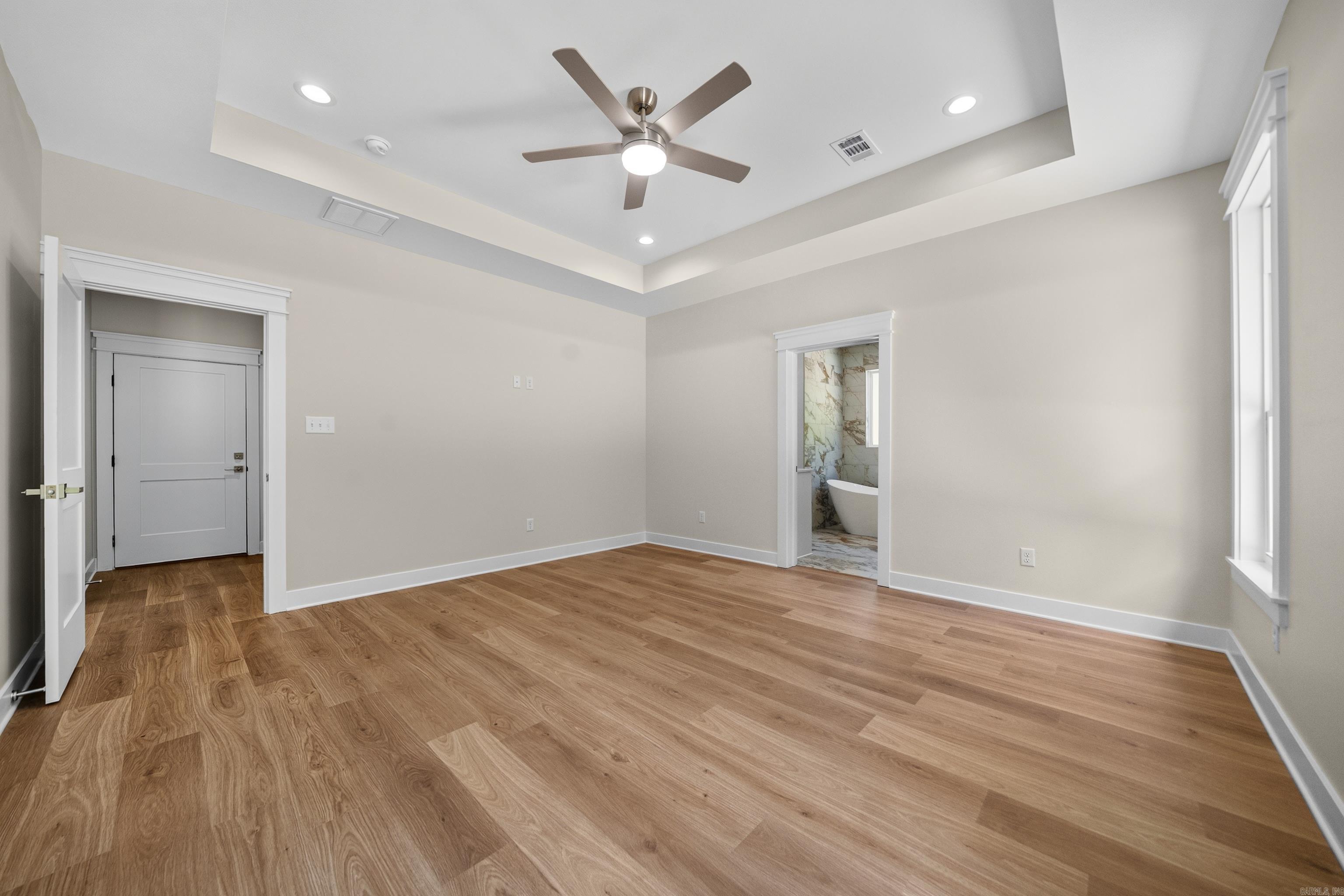 123 Elcano Property Photo 28