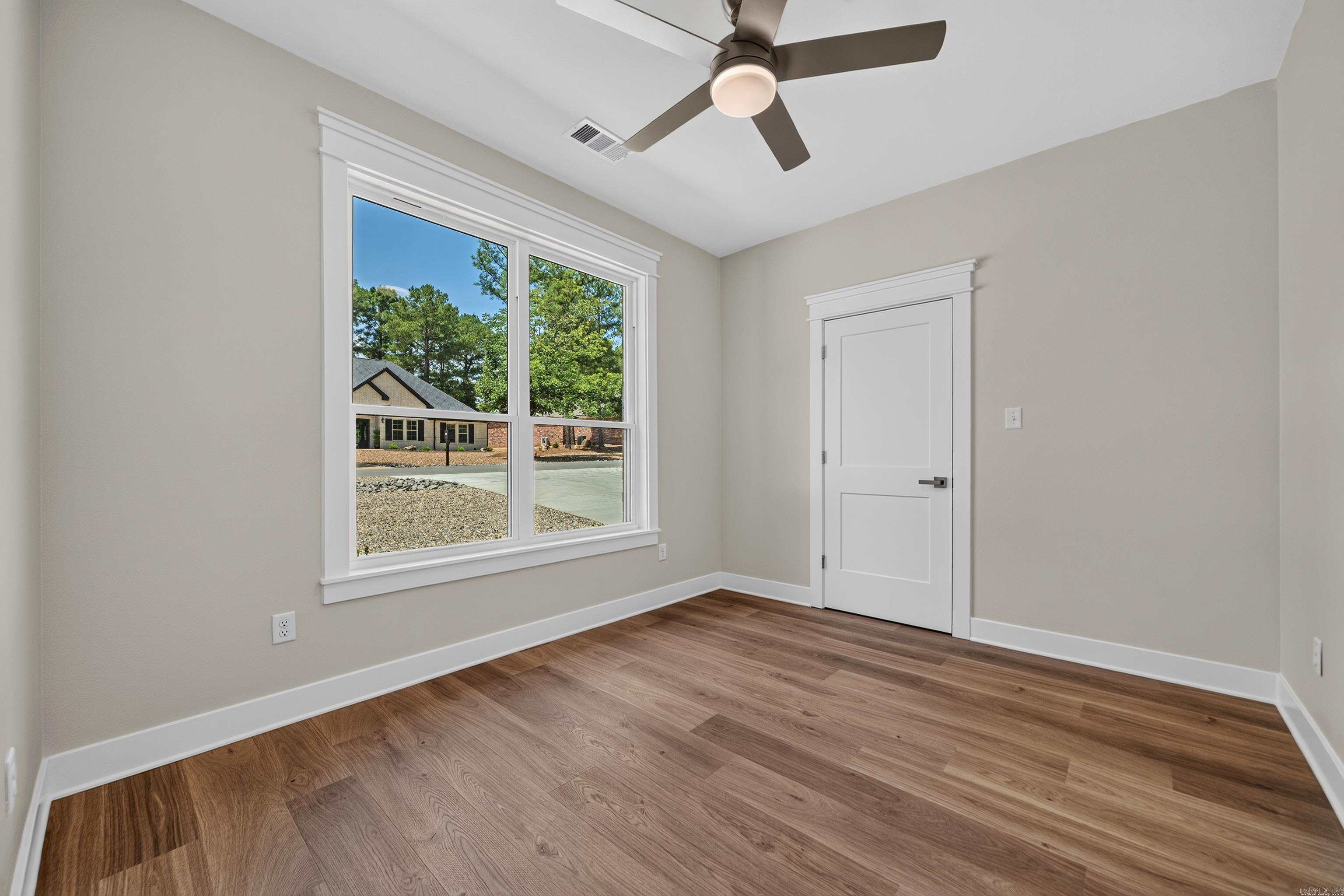 123 Elcano Property Photo 33