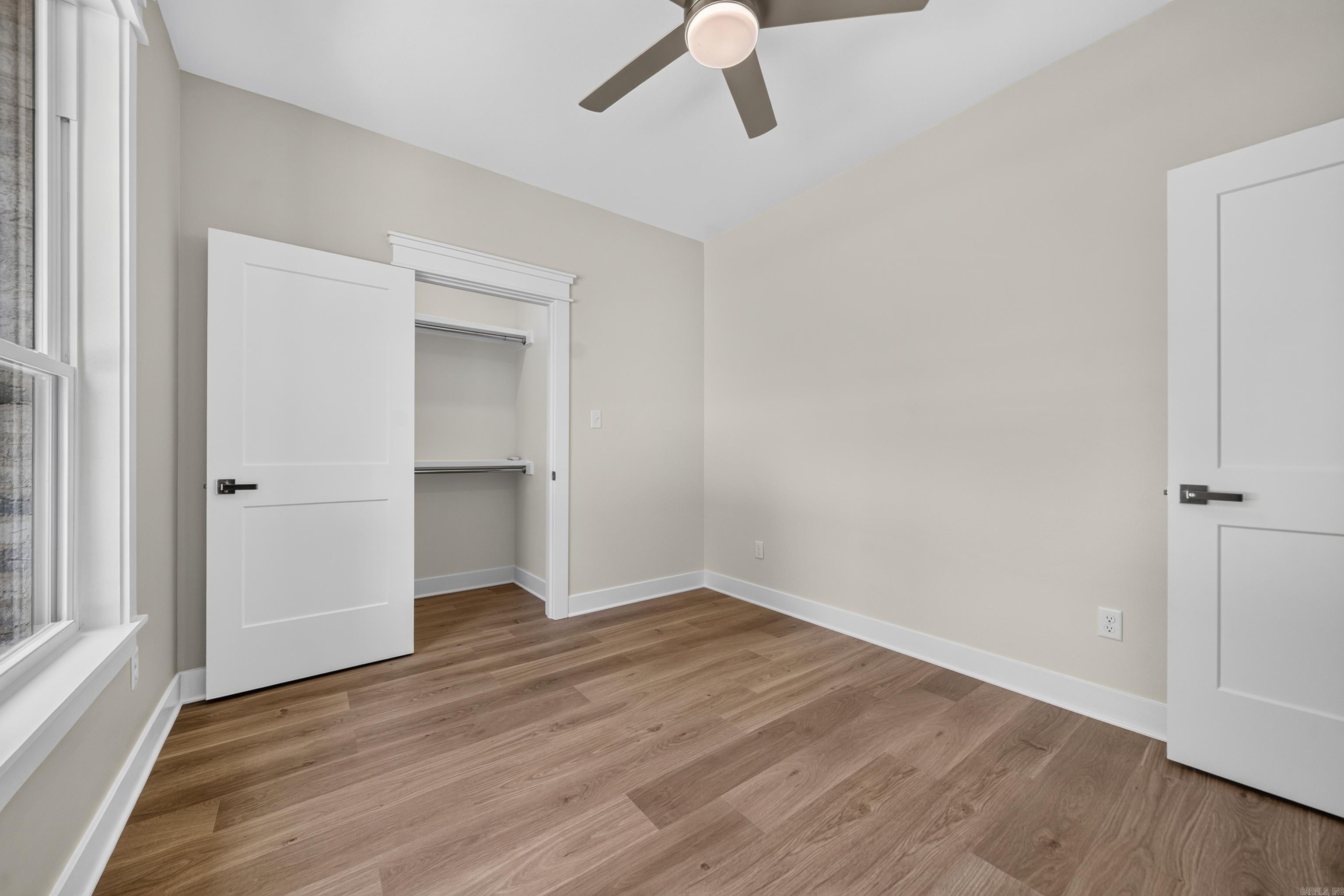 123 Elcano Property Photo 35