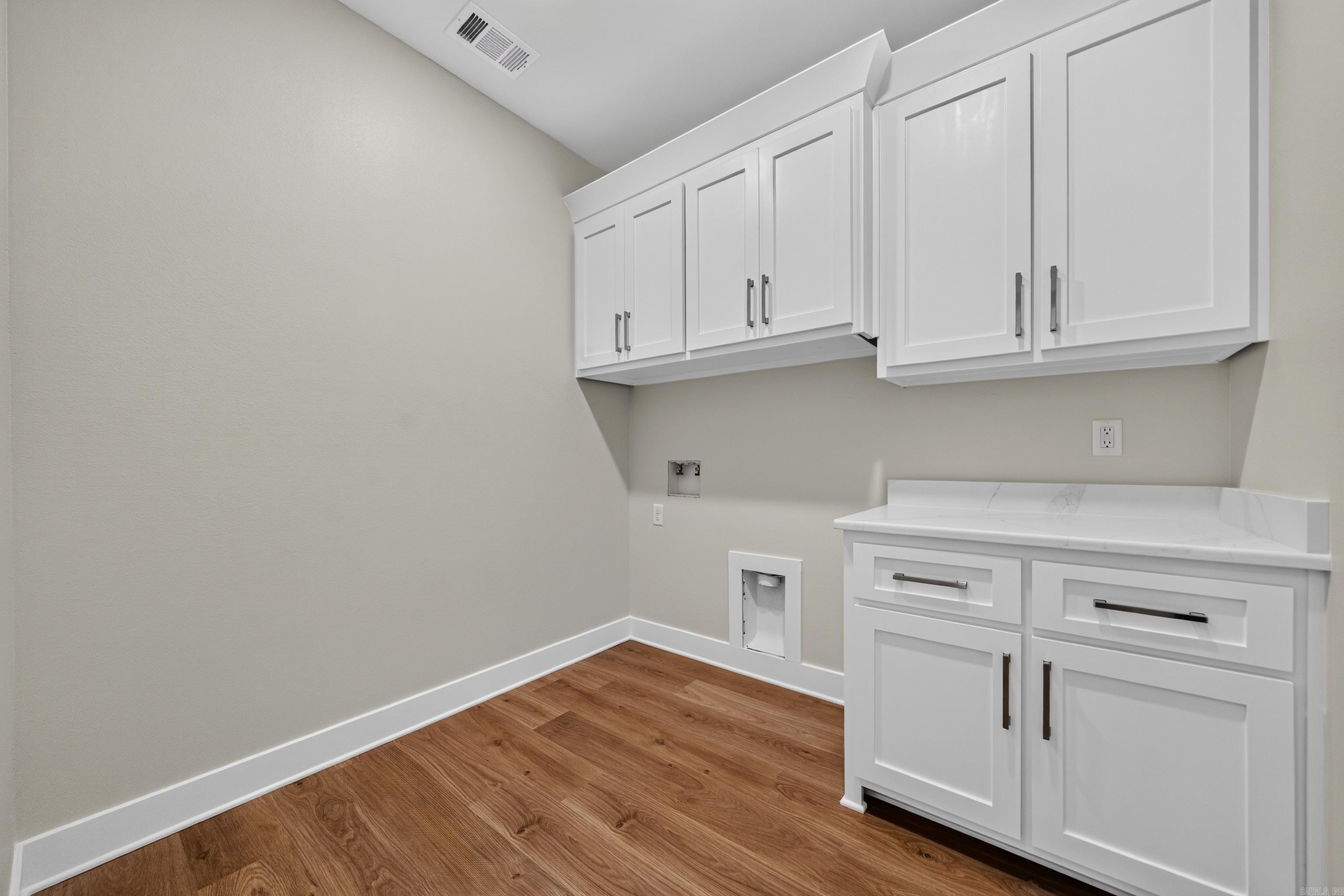123 Elcano Property Photo 43