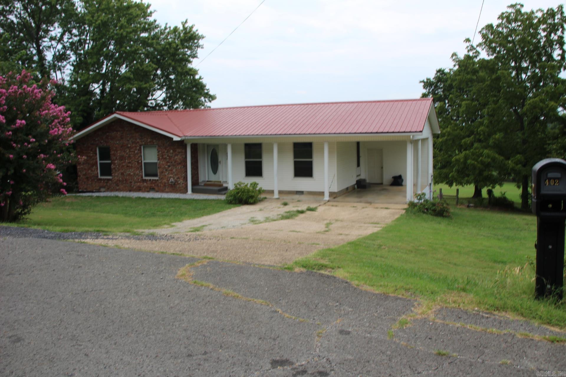 402 Canaan Road Property Photo 1