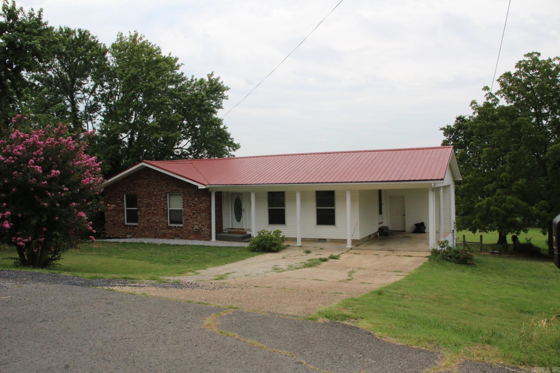 402 Canaan Road Property Photo 2