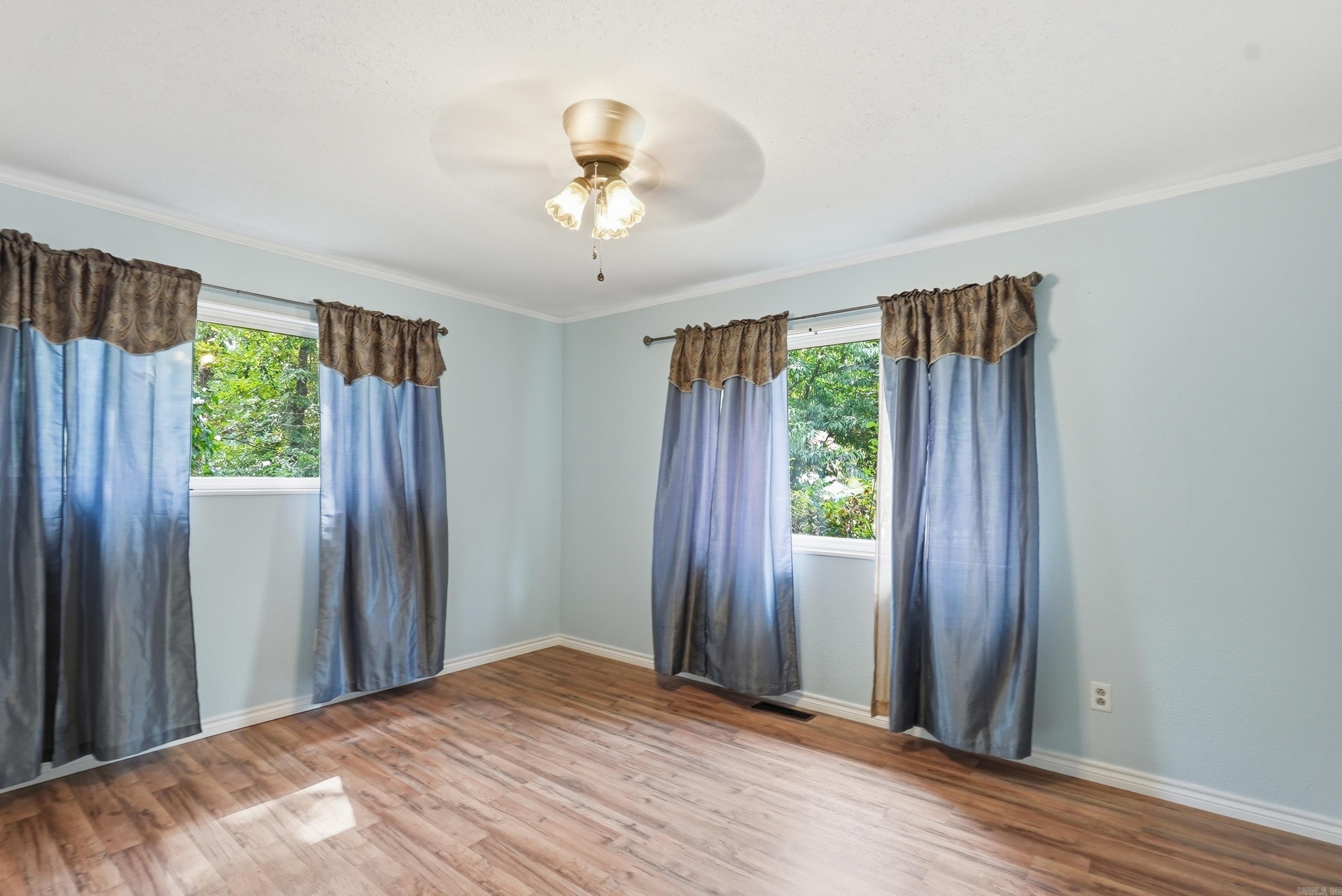 406 Cottonwood Street Property Photo 11