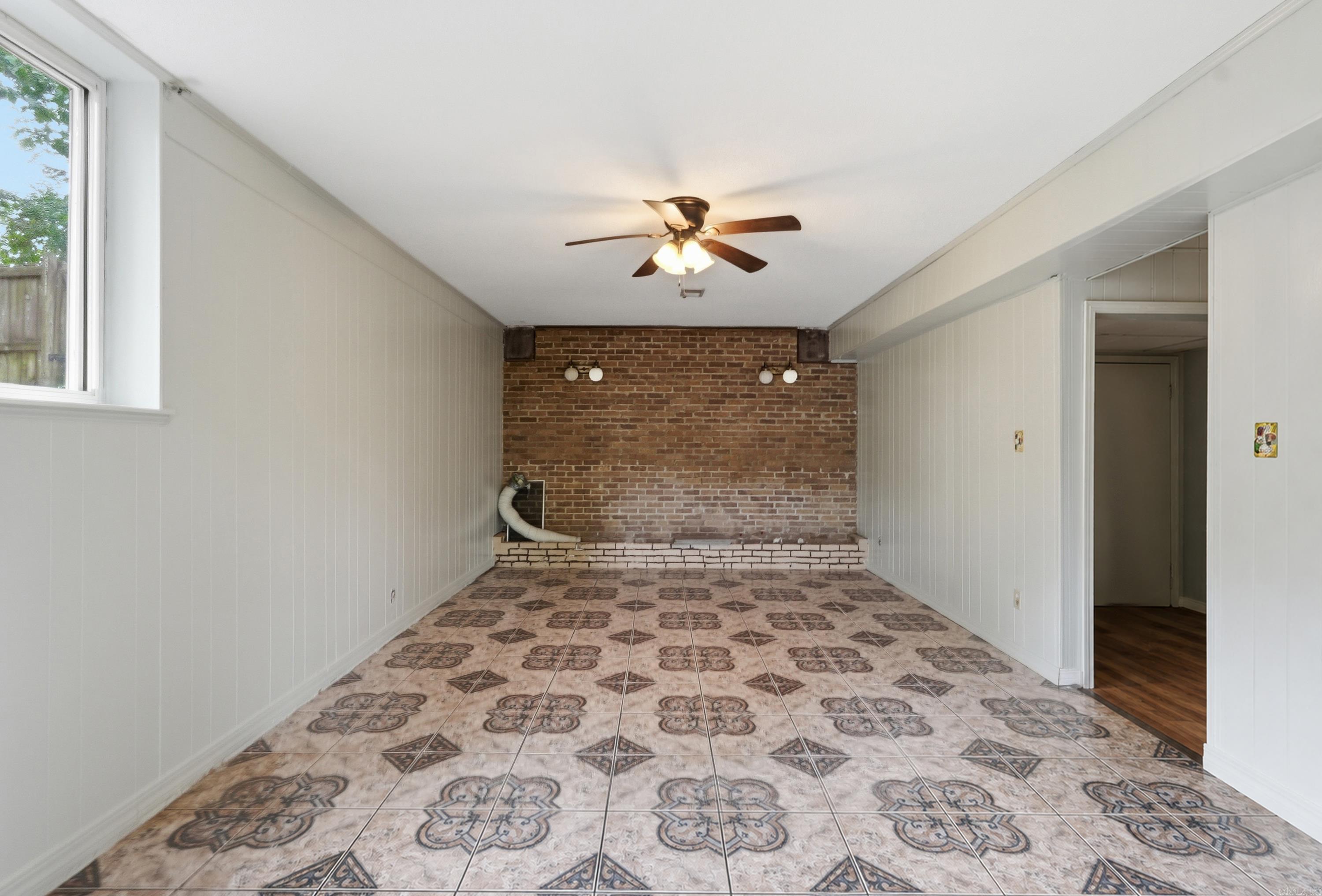 406 Cottonwood Street Property Photo 17