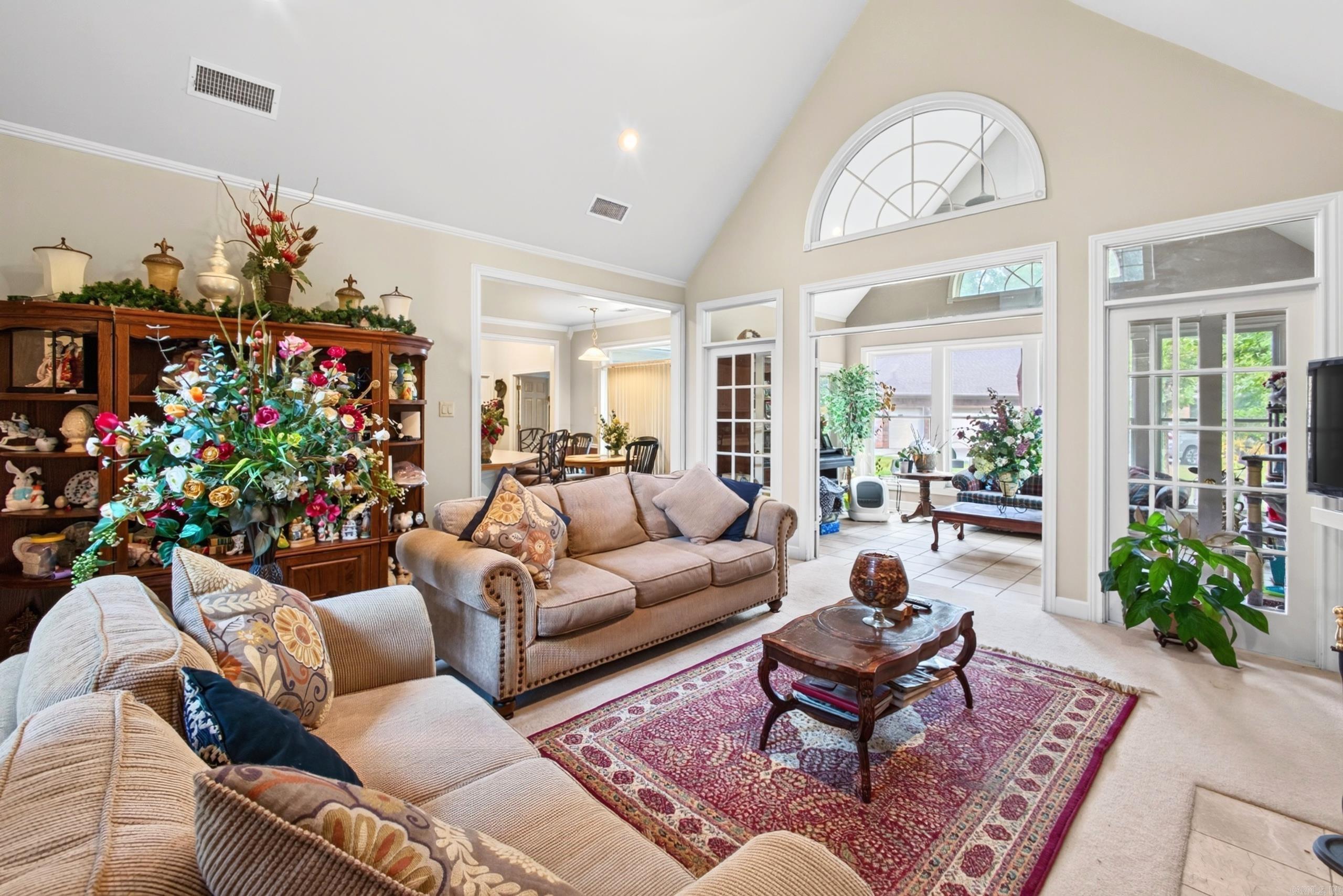 21 Turnberry Drive Property Photo 2