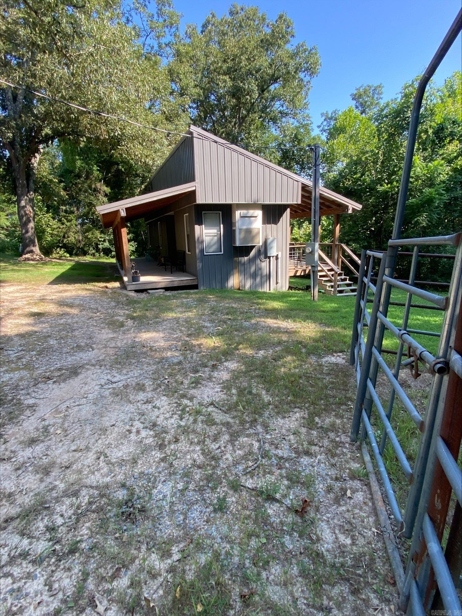 704 Osborne Road Property Photo 12