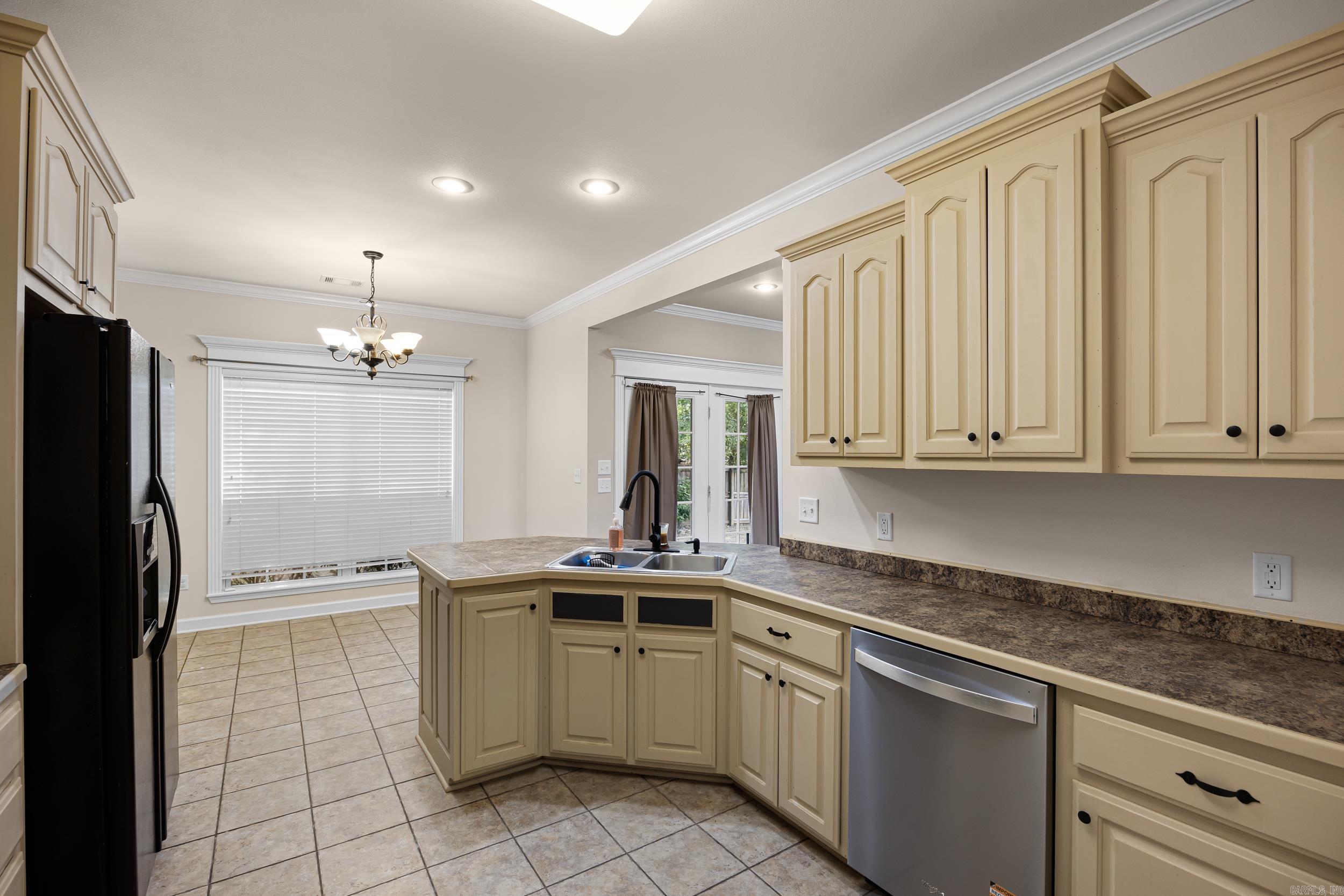 15 Joshua Cir Property Photo 3