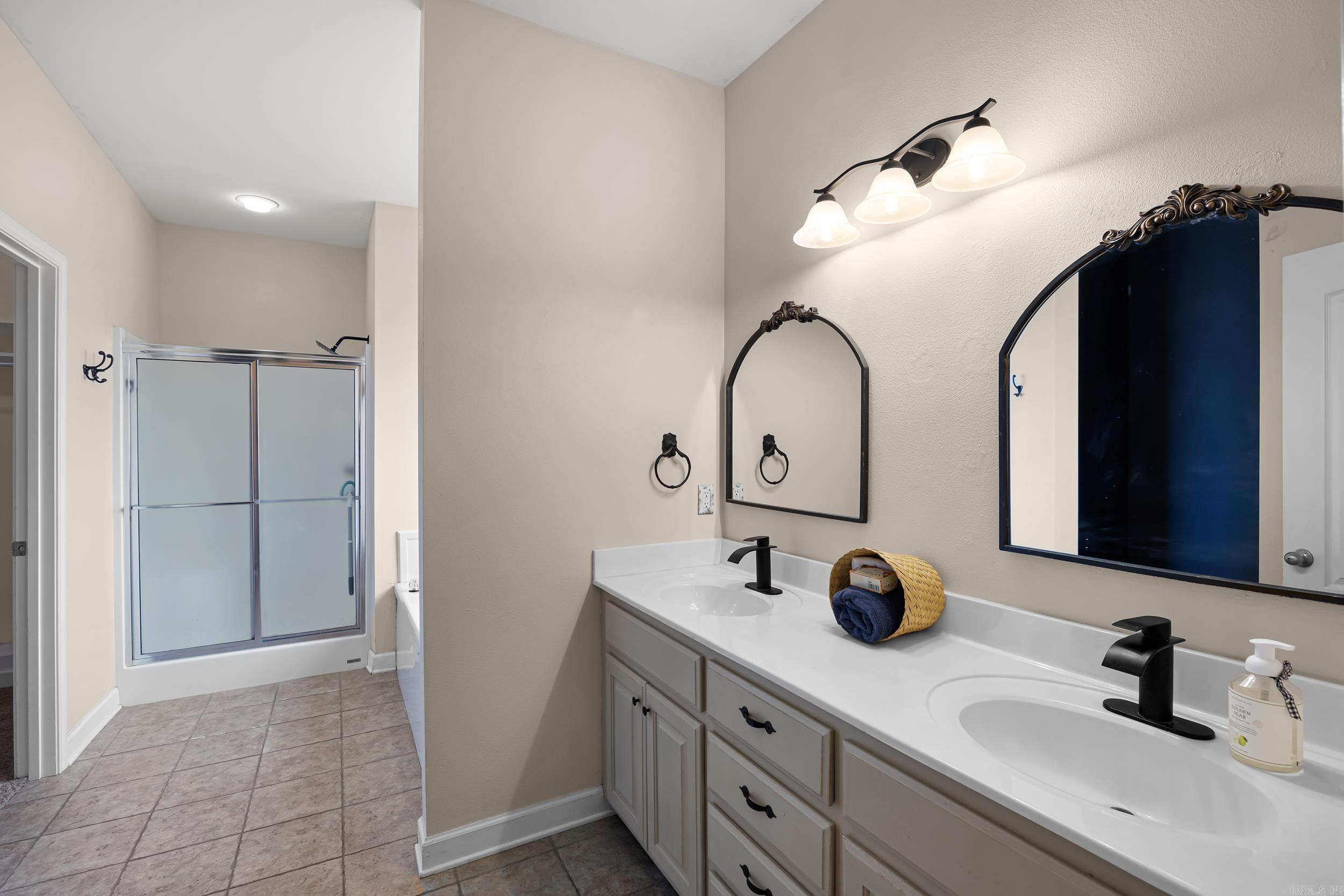 15 Joshua Cir Property Photo 14