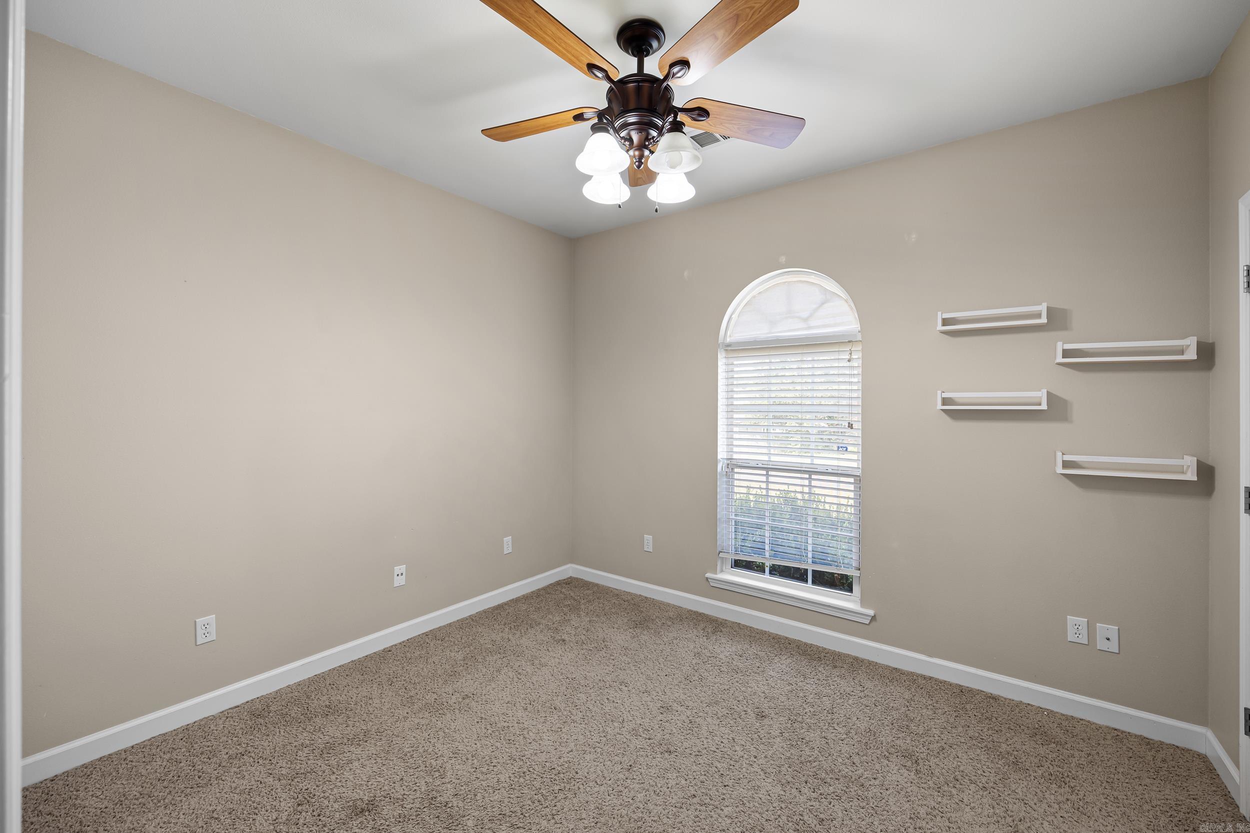 15 Joshua Cir Property Photo 19