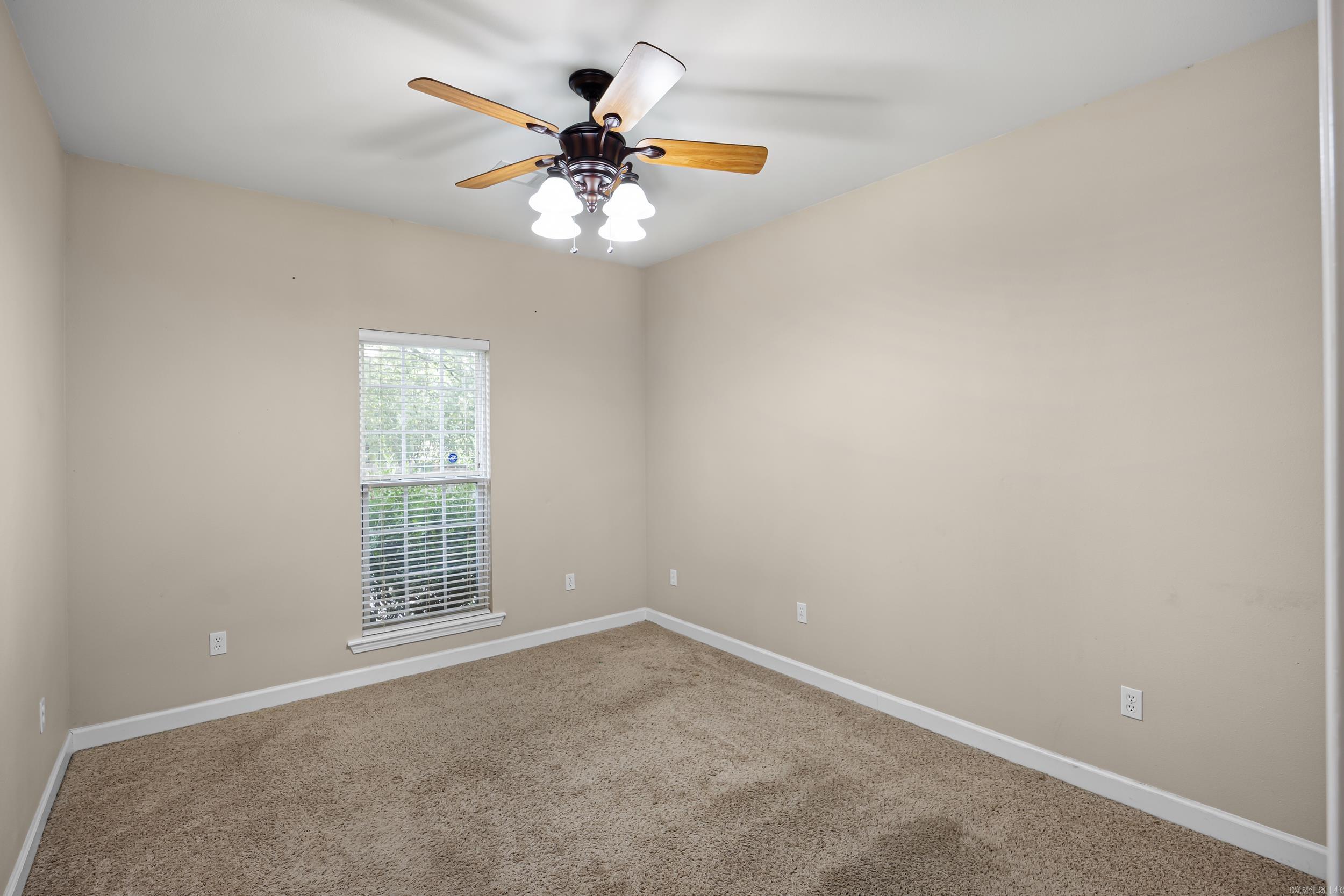 15 Joshua Cir Property Photo 22