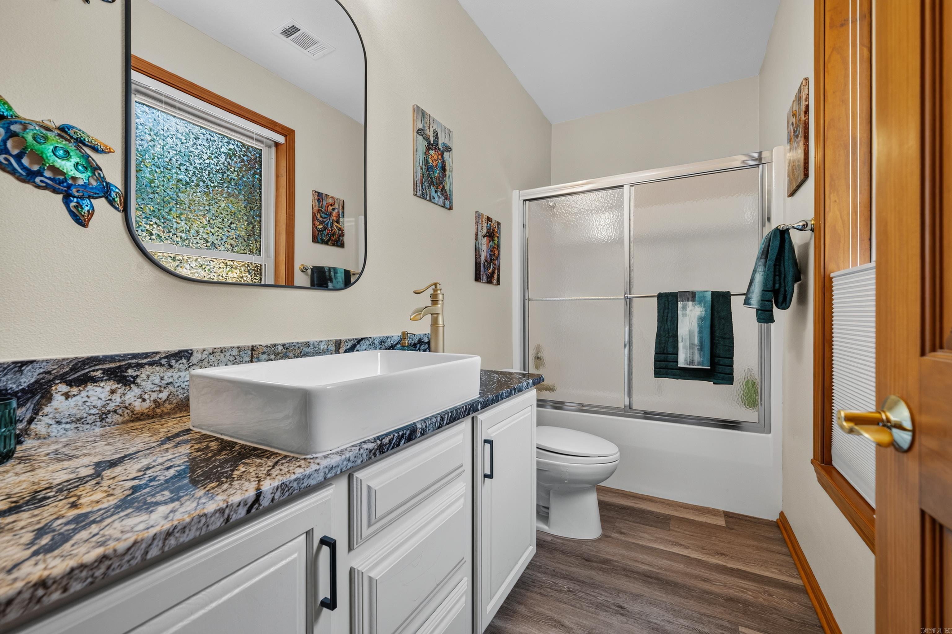 139 Waterfront Court Property Photo 16