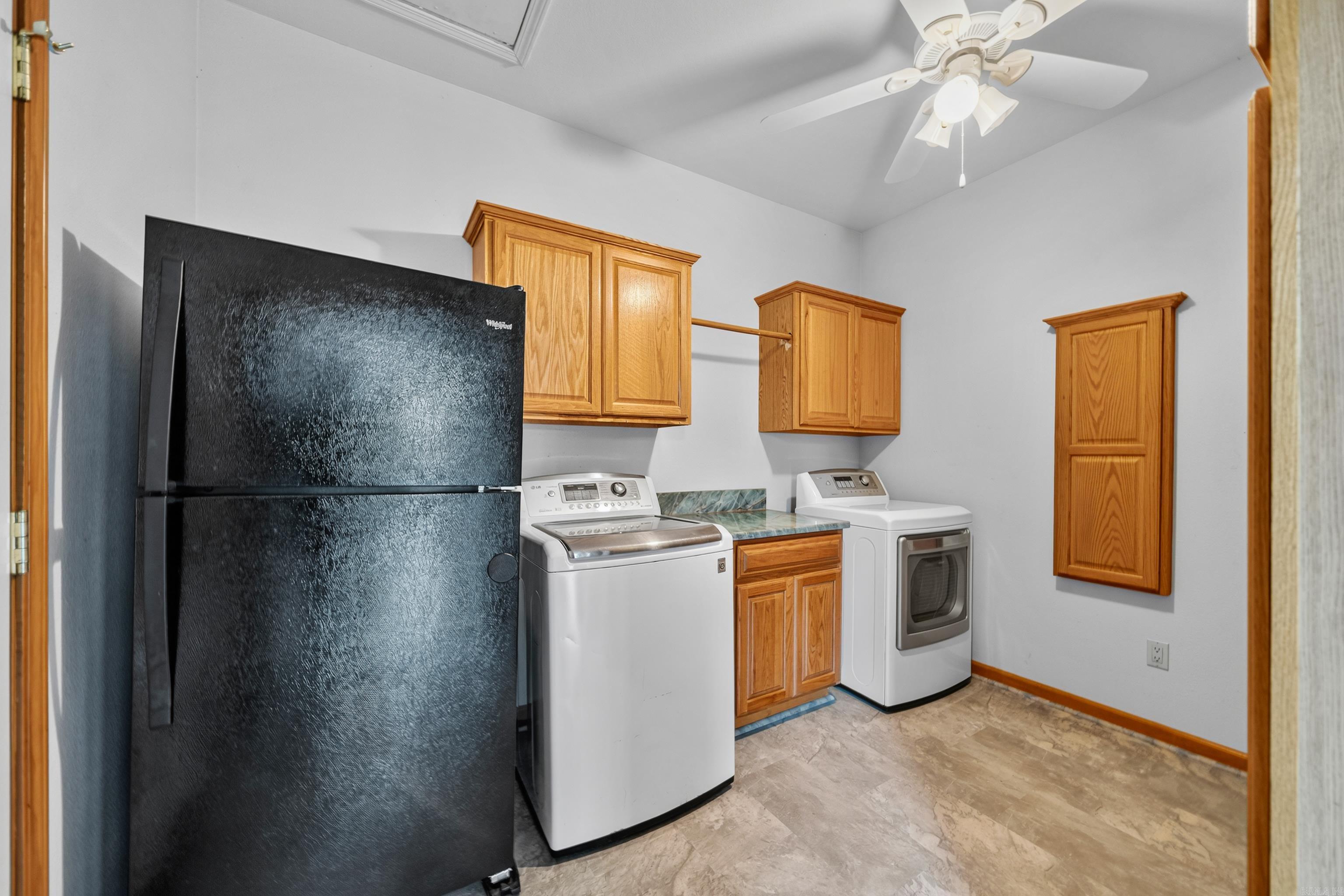 139 Waterfront Court Property Photo 21