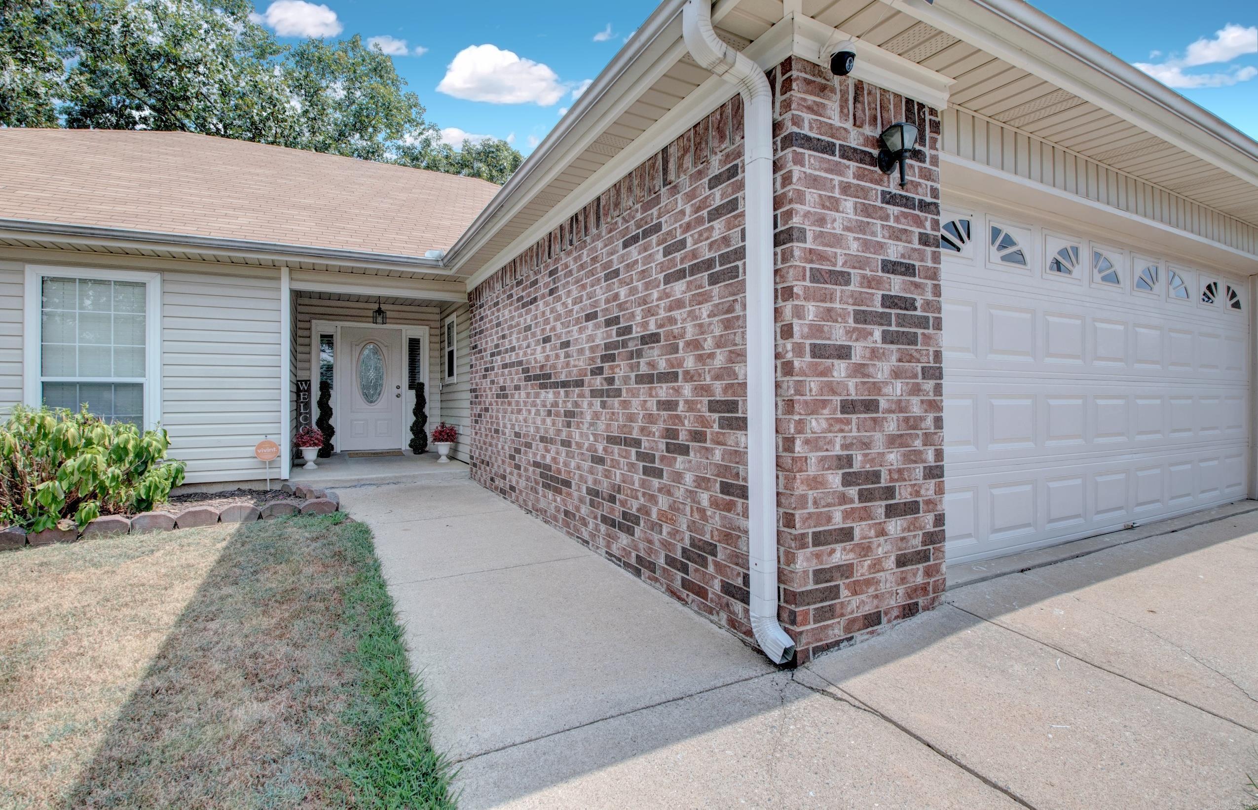 10733 Stoneridge Dr Property Photo 4