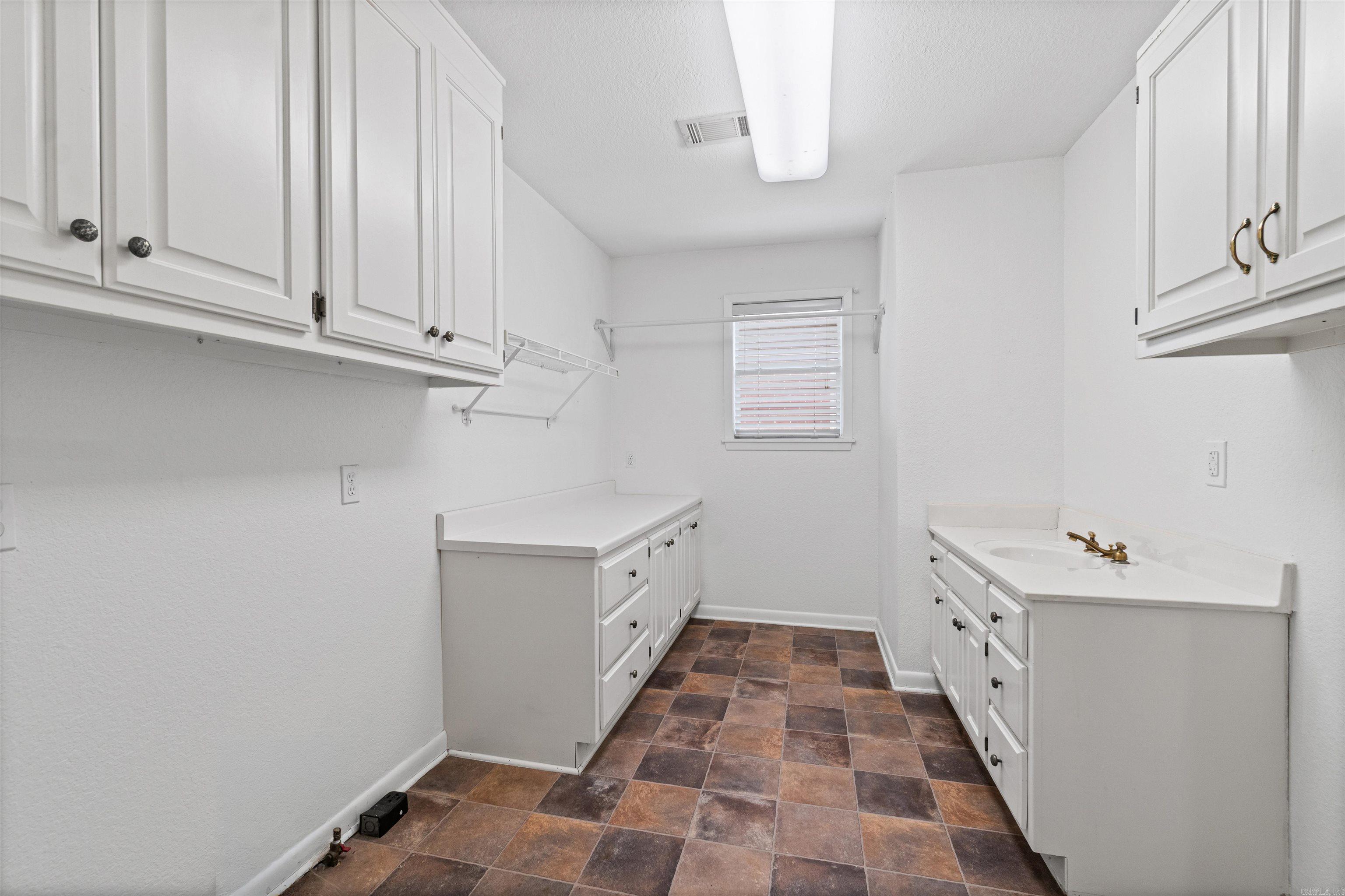 604 Pin Oak Dr Property Photo 22