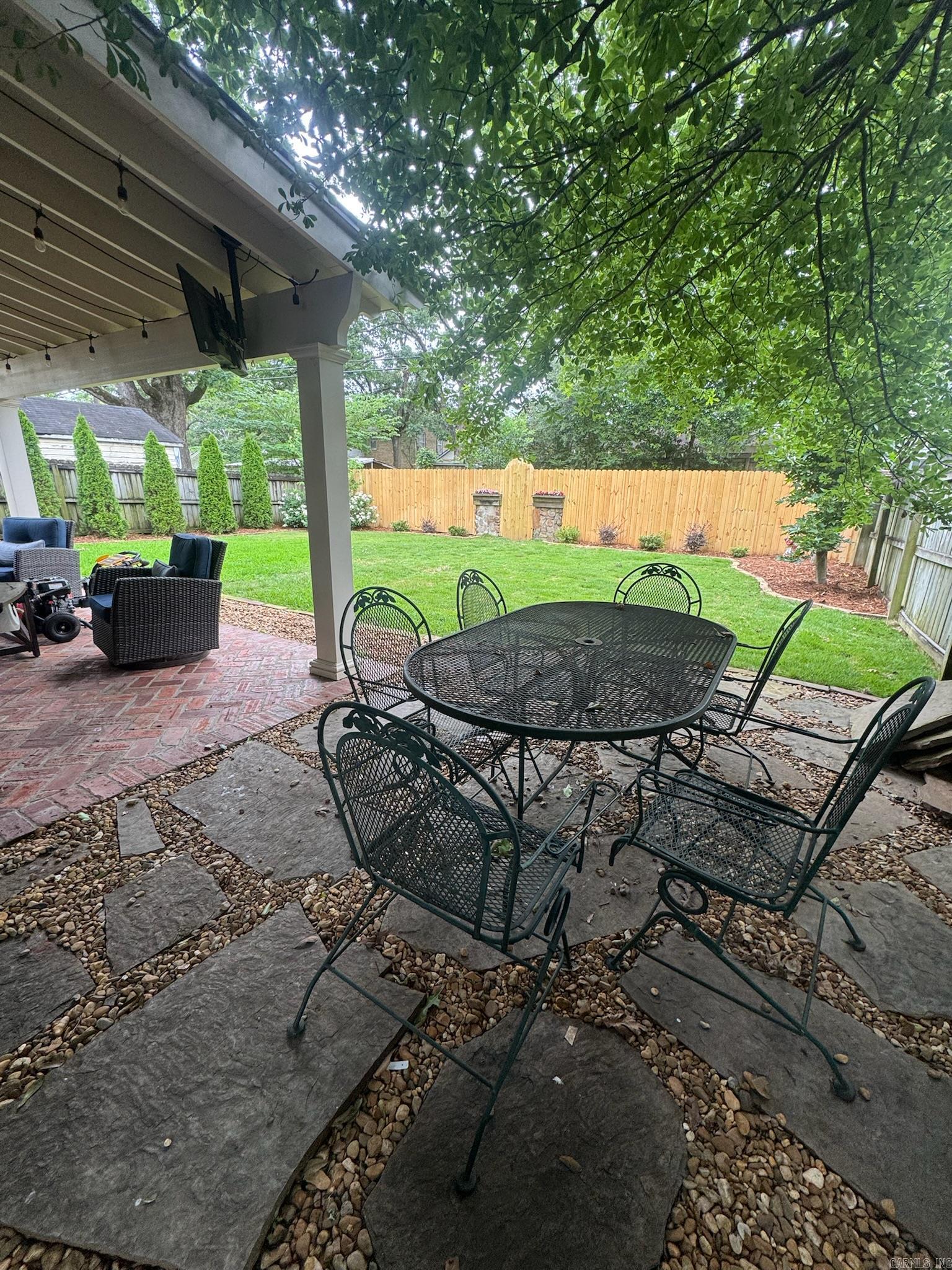 1810 N Harrison Street Property Photo 7