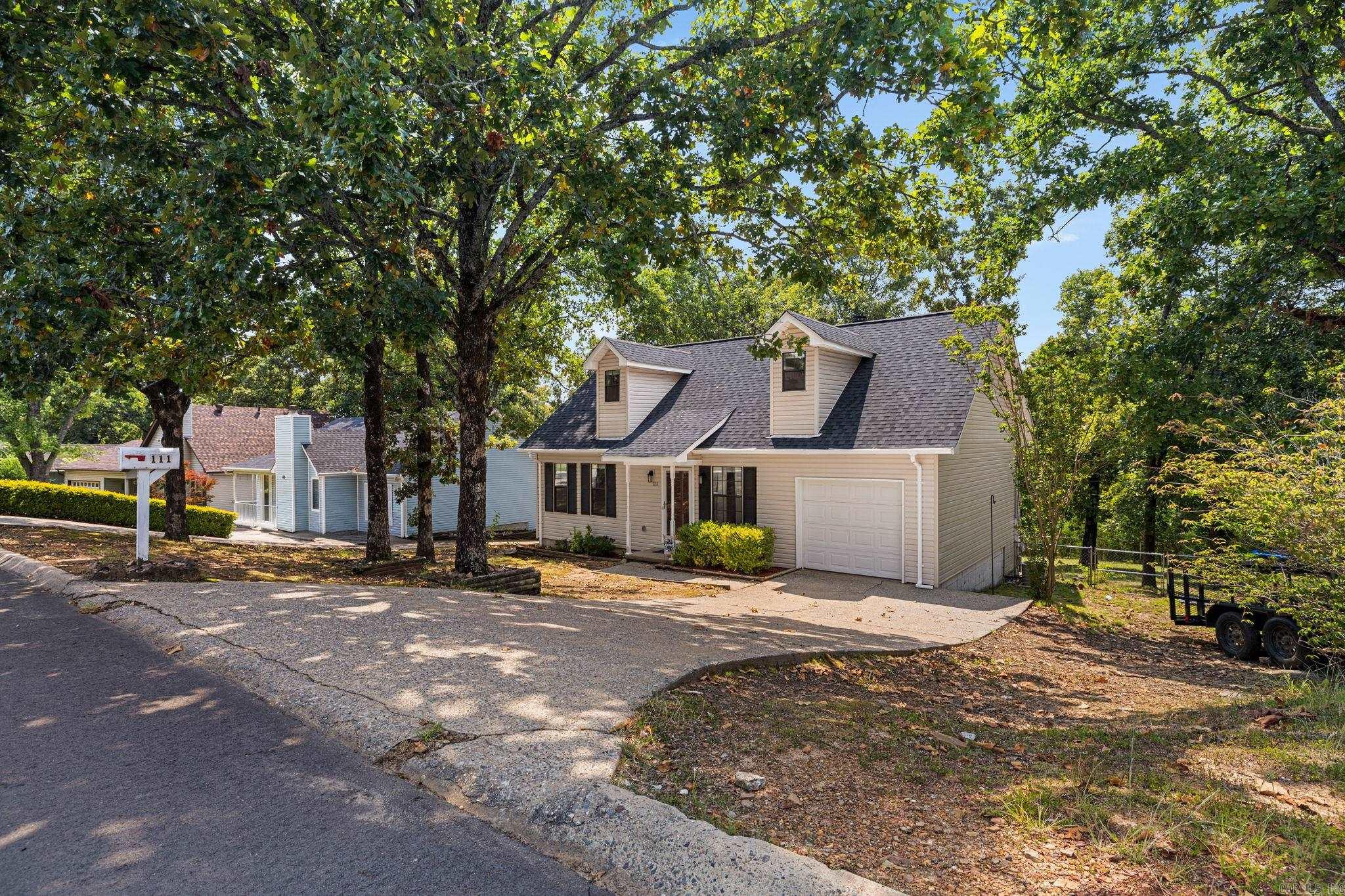 111 Raywood Dr Property Photo 4