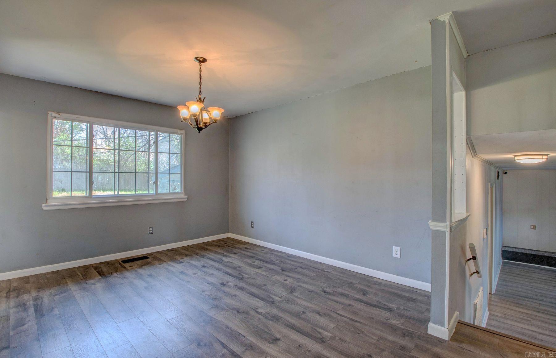 61 Cardinal Valley Drive Property Photo 8