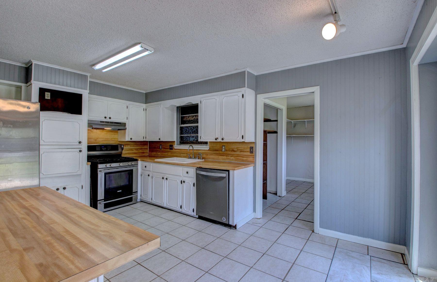 61 Cardinal Valley Drive Property Photo 12