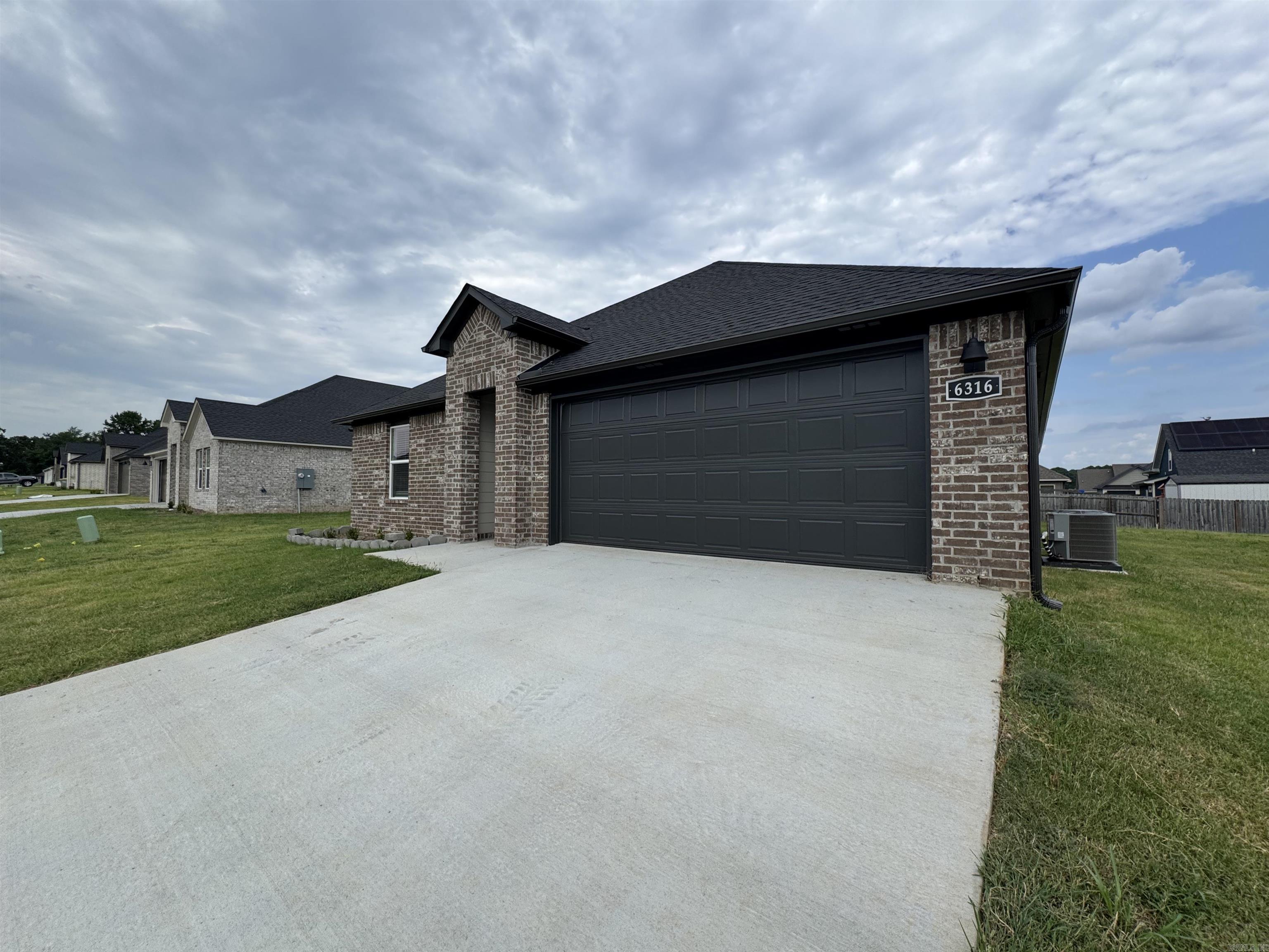 6316 Warwick Property Photo 1