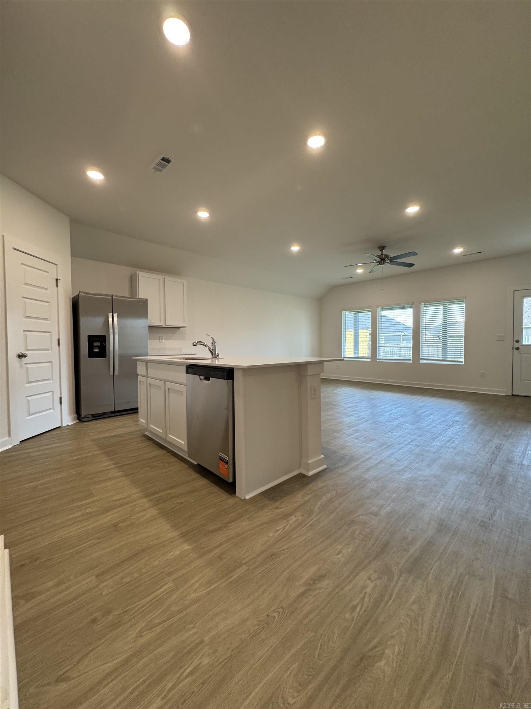 6316 Warwick Property Photo 5