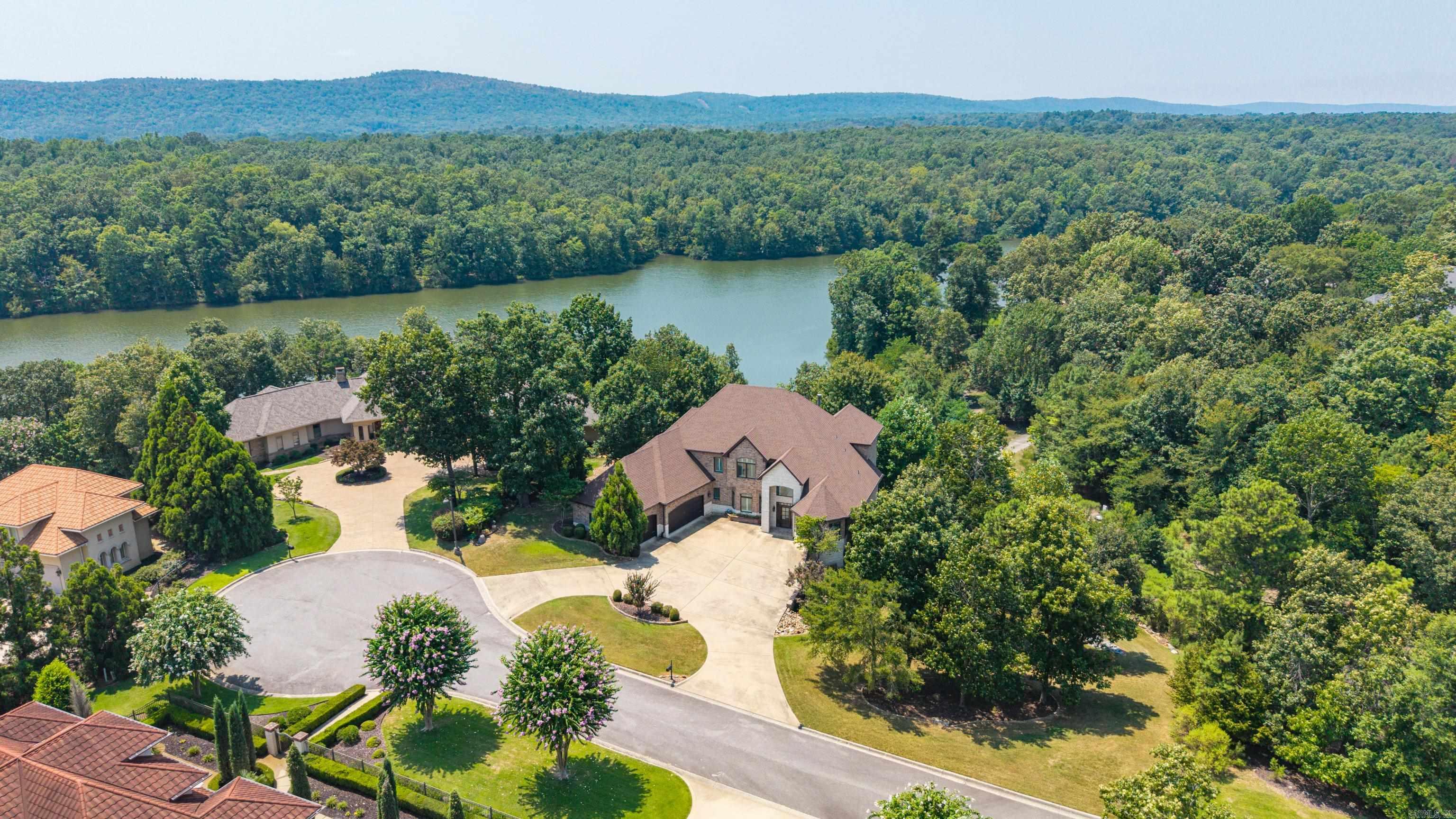 152 Dellmere Cove Property Photo 1
