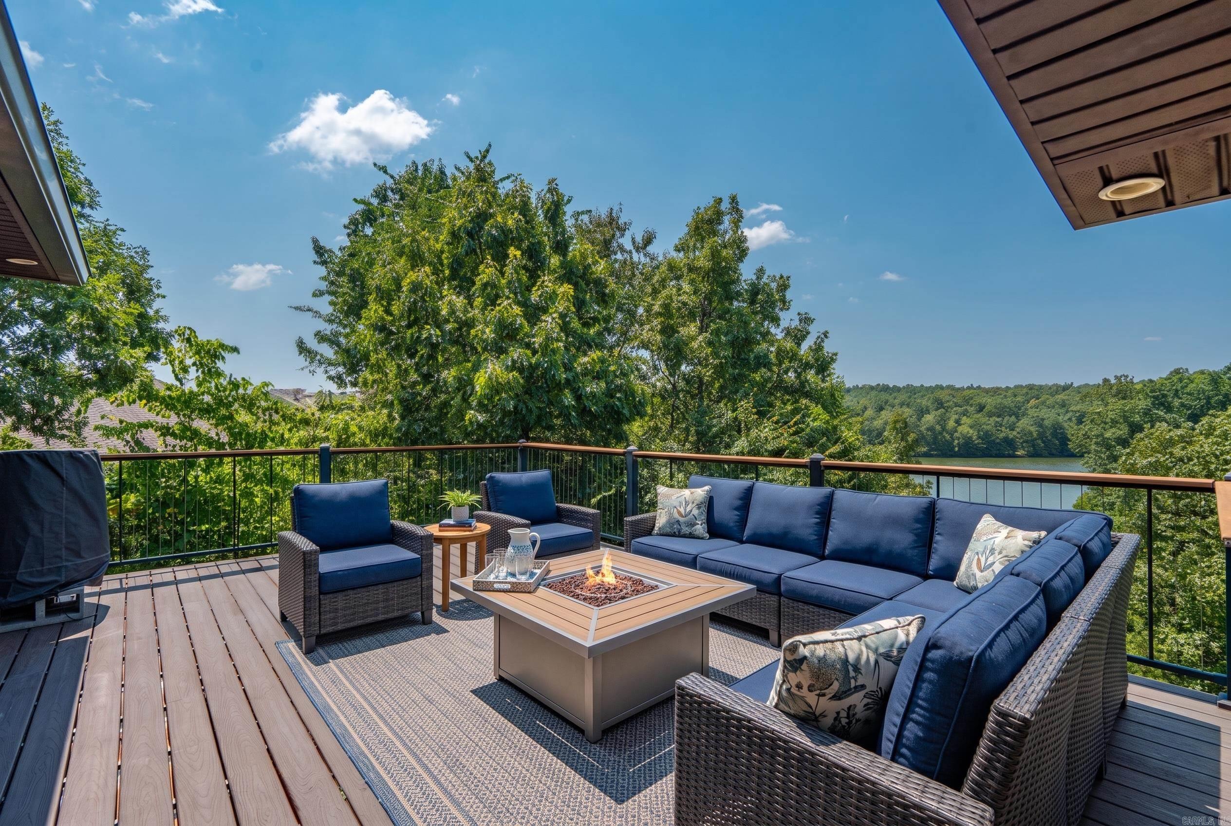 152 Dellmere Cove Property Photo 4