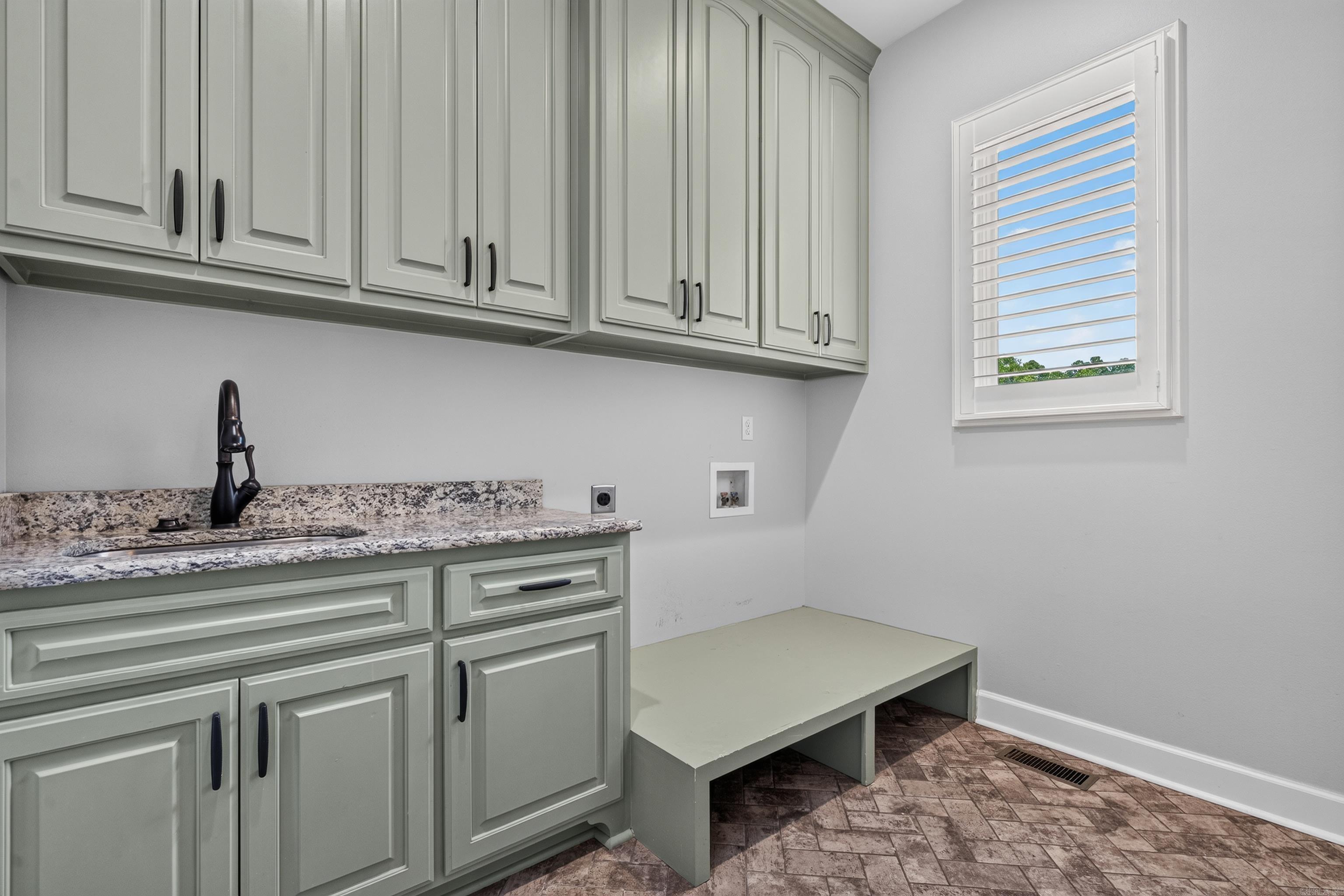 152 Dellmere Cove Property Photo 18