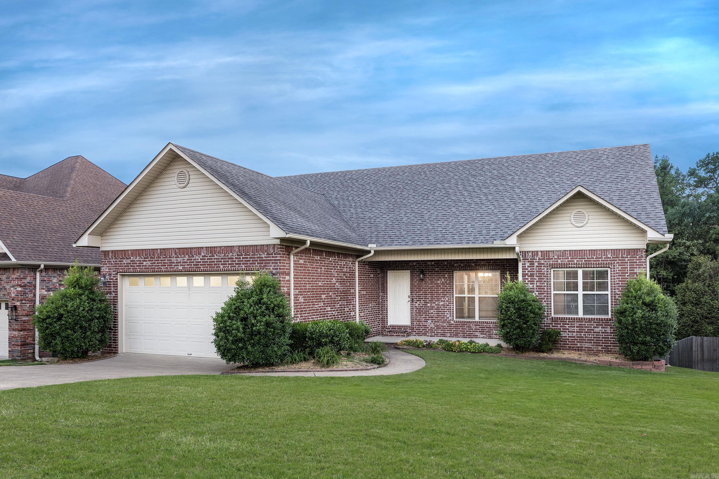18 Chemin Court Property Photo 1