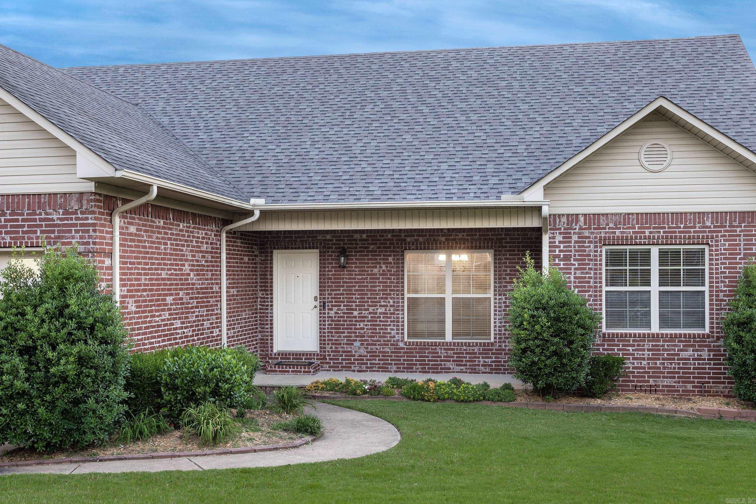 18 Chemin Court Property Photo 2