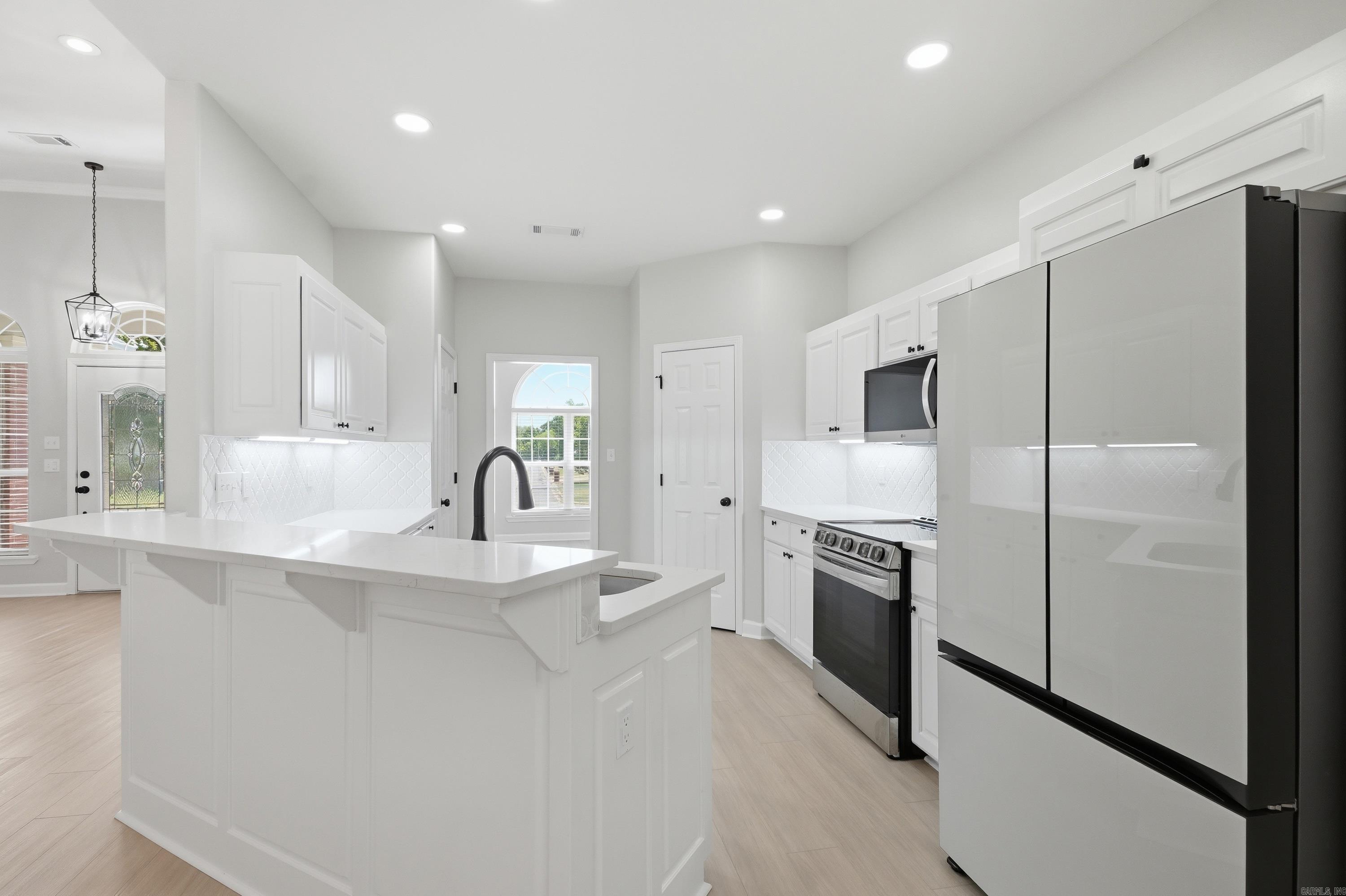 2 Shadetree Lane Property Photo 15