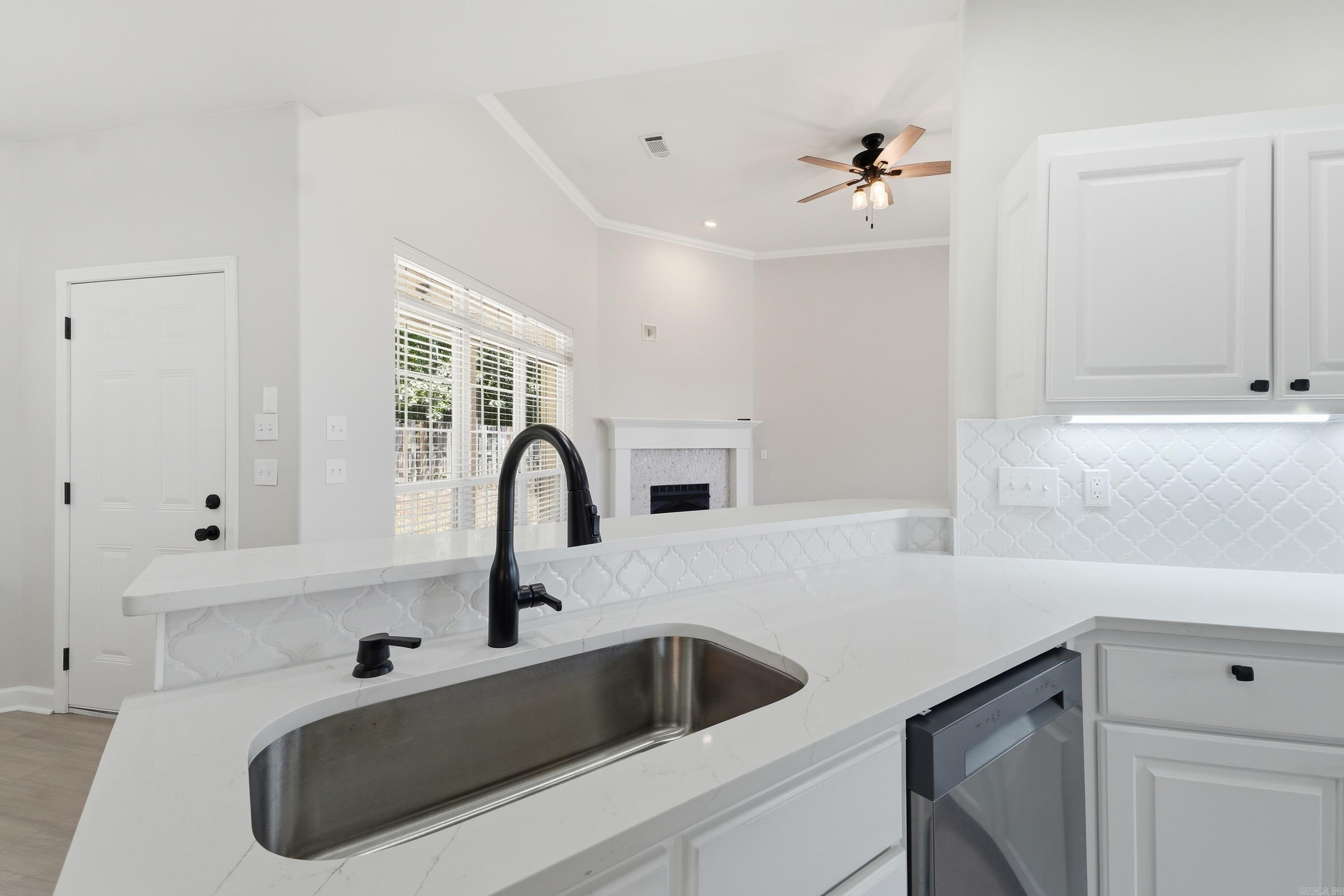 2 Shadetree Lane Property Photo 18
