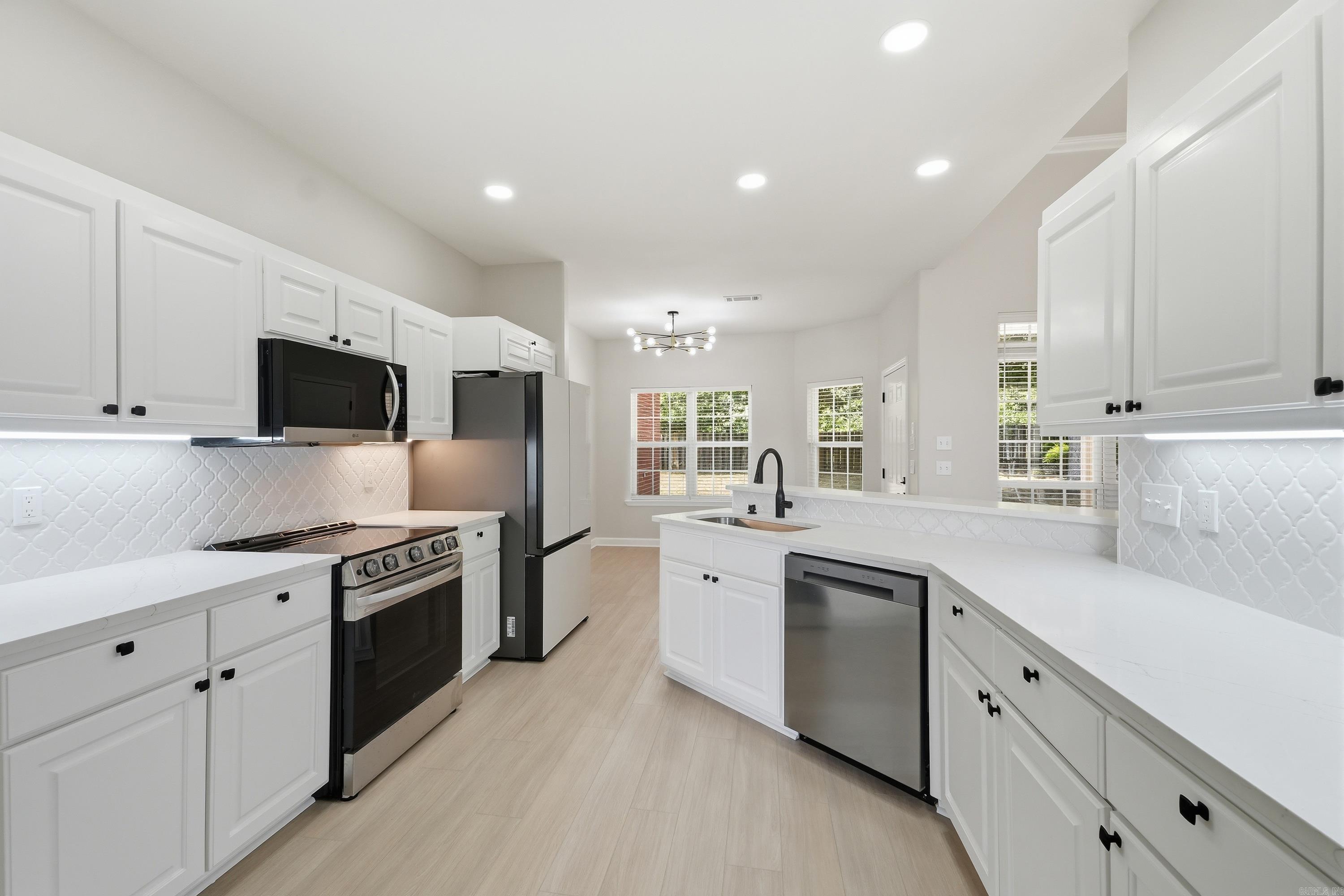 2 Shadetree Lane Property Photo 19