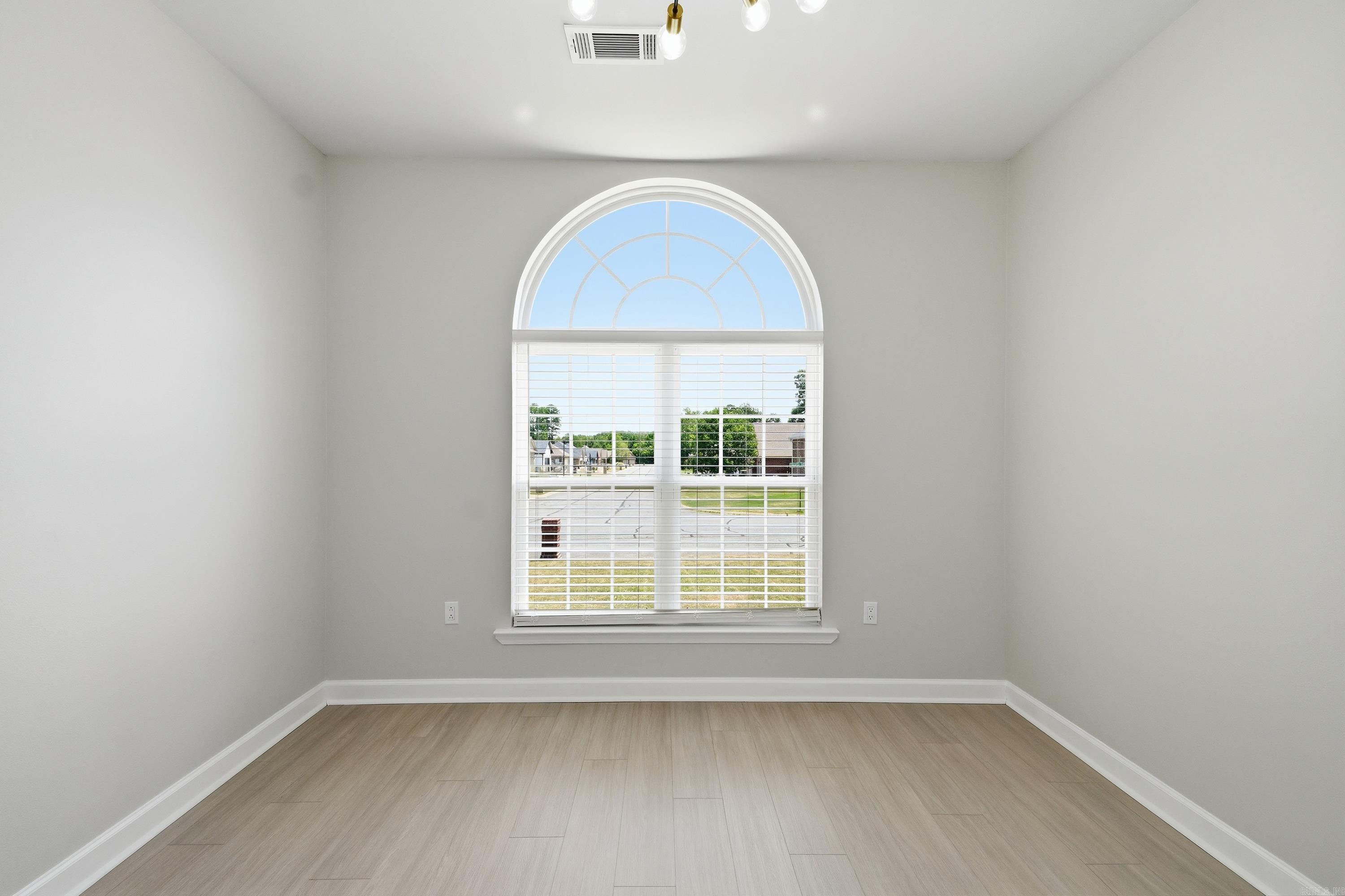 2 Shadetree Lane Property Photo 24