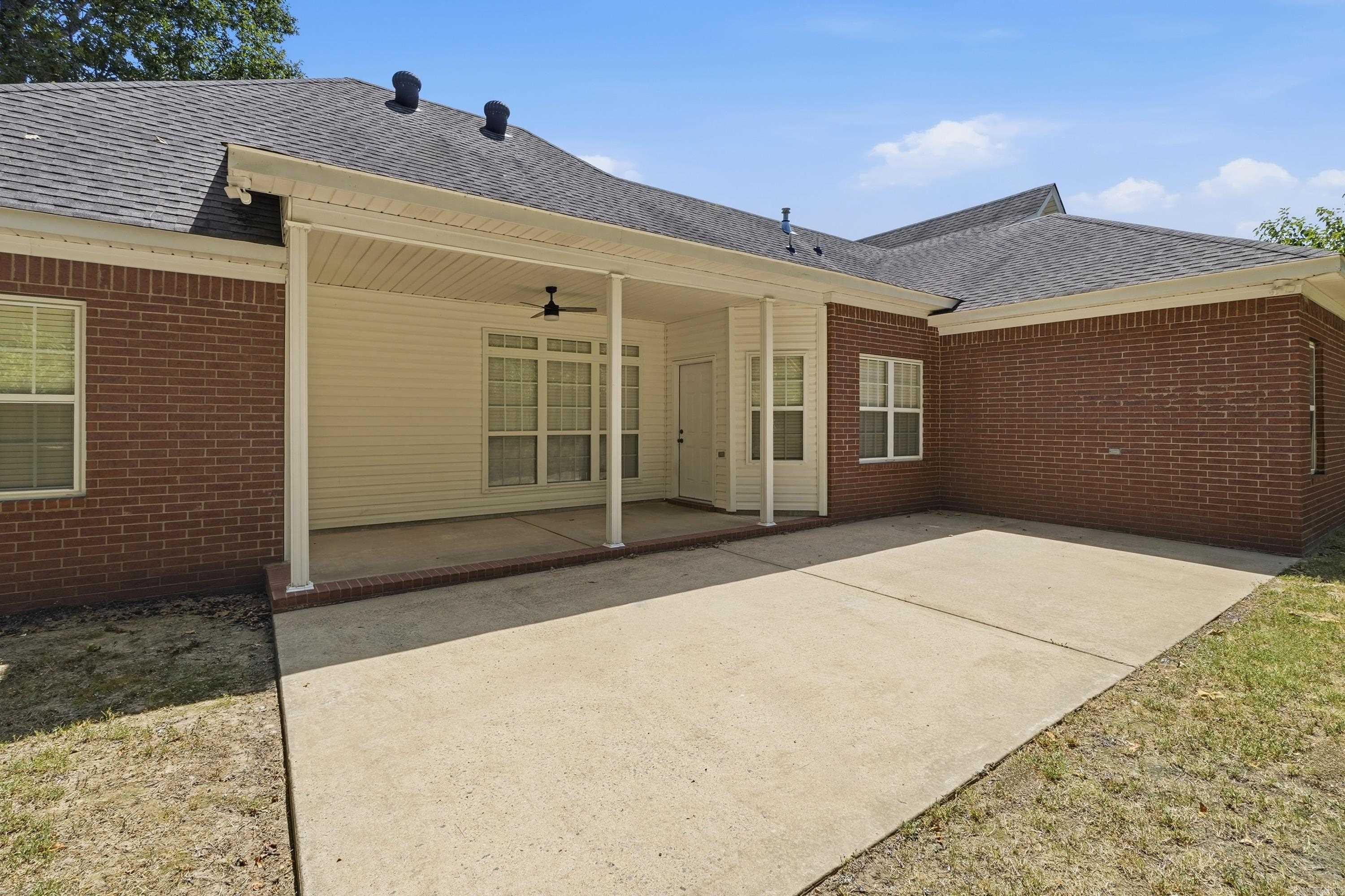 2 Shadetree Lane Property Photo 44