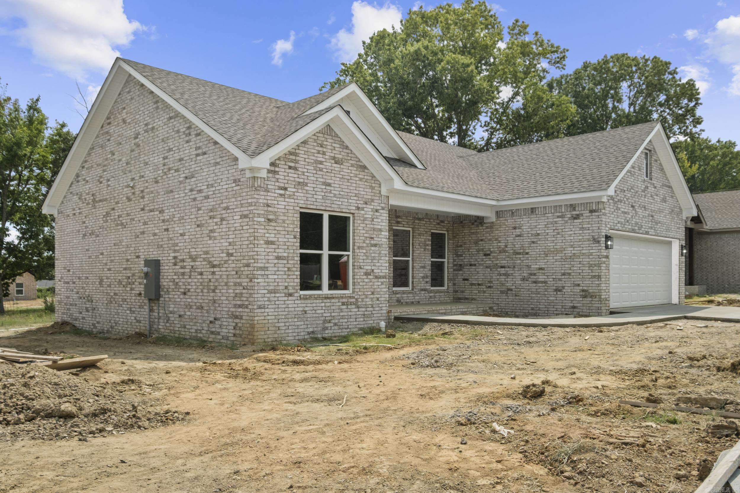 105 Bradford Drive Property Photo 4