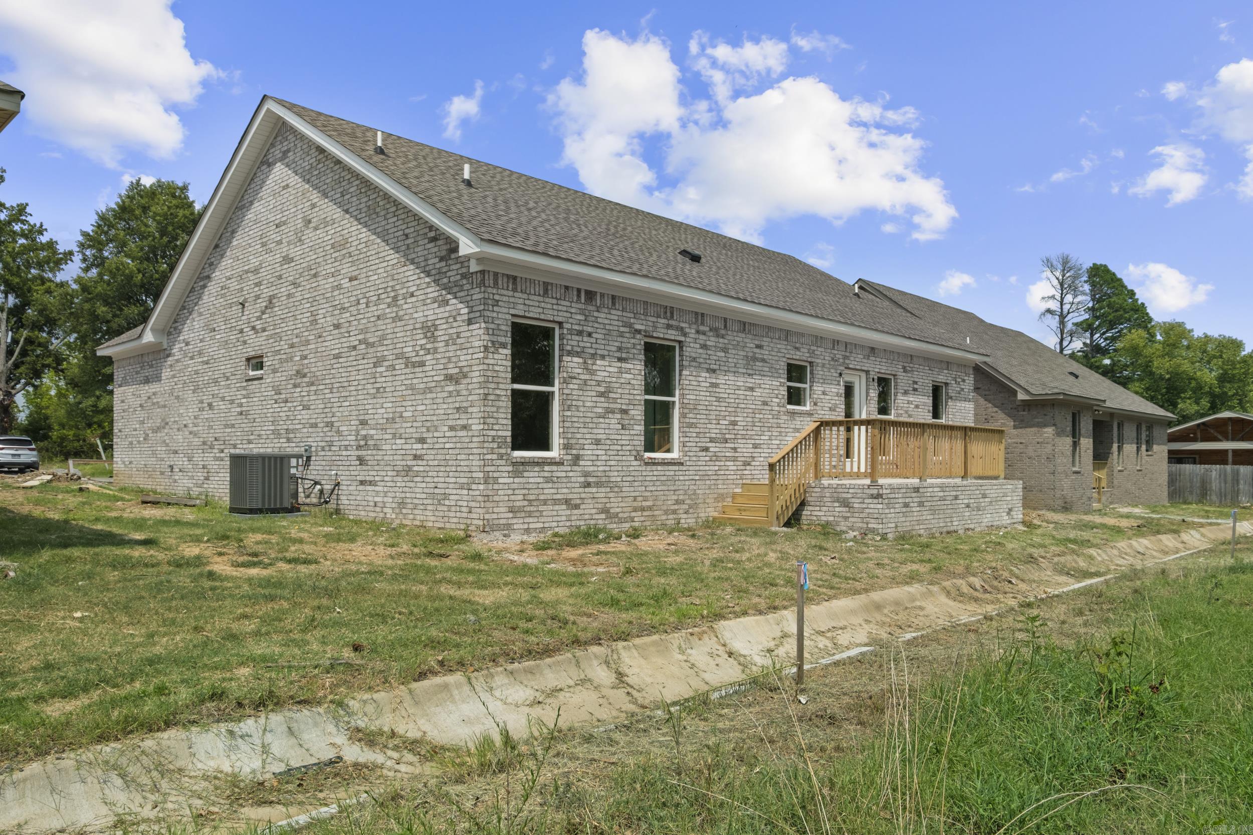 105 Bradford Drive Property Photo 34