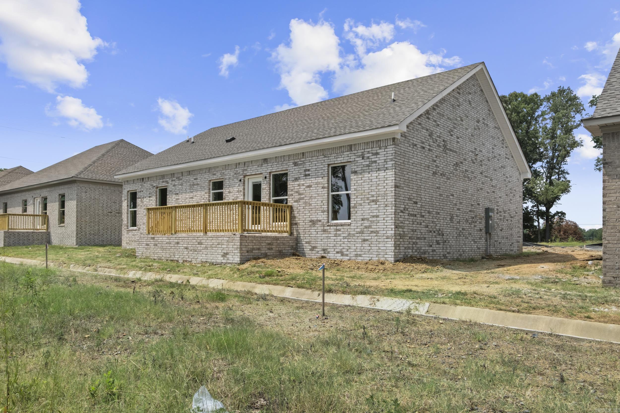 105 Bradford Drive Property Photo 36