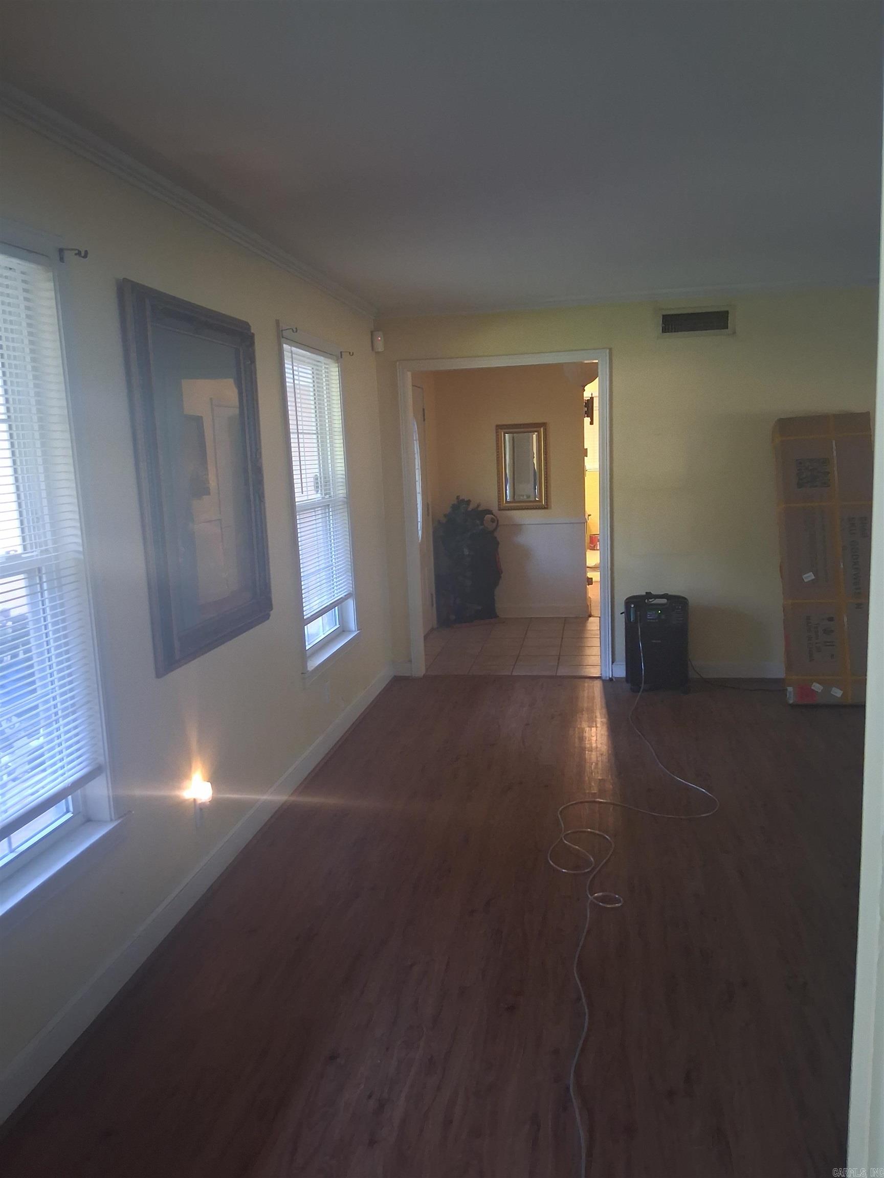402 W 6th Street Property Photo 10