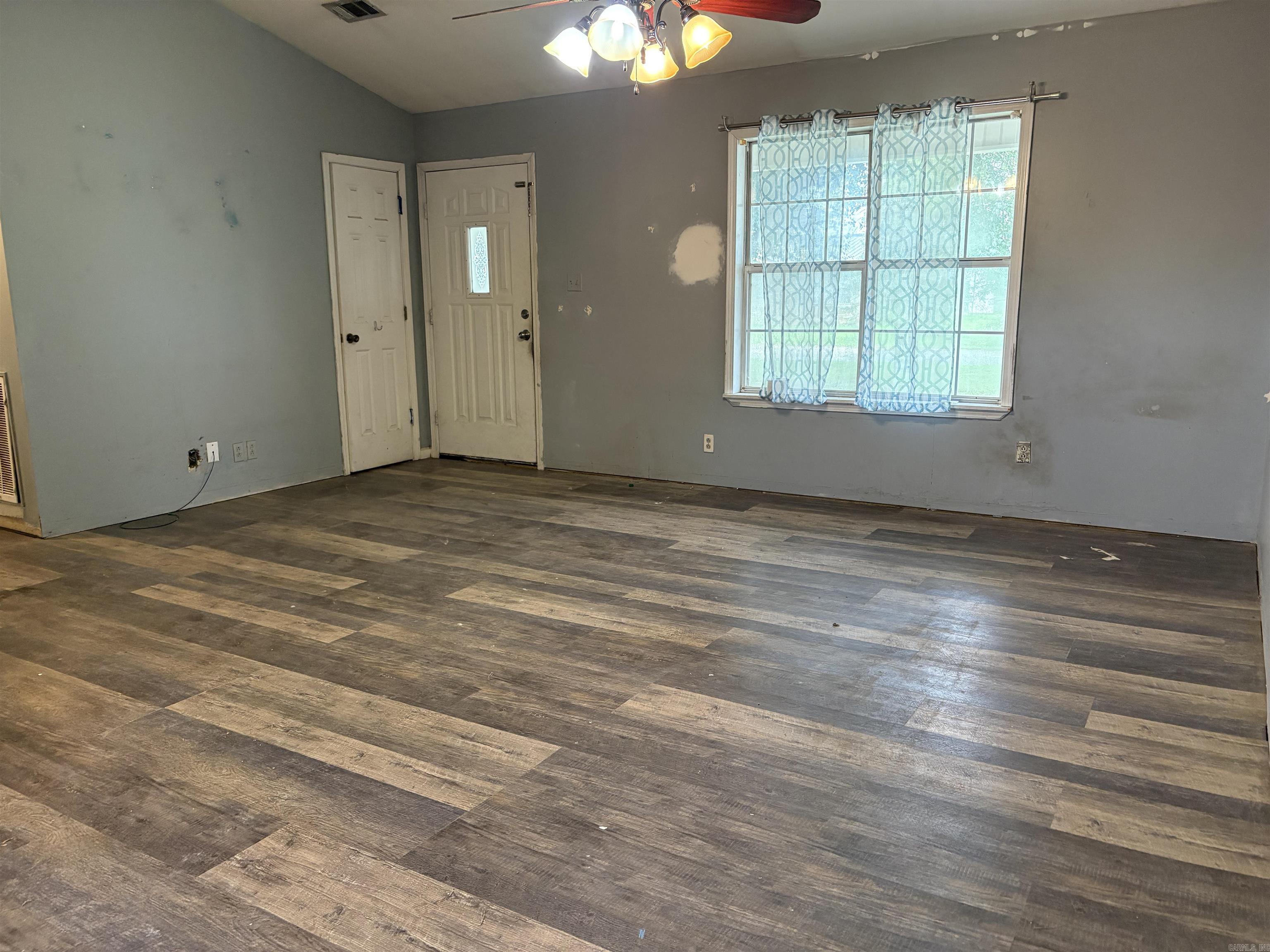 307 Southard Property Photo 2