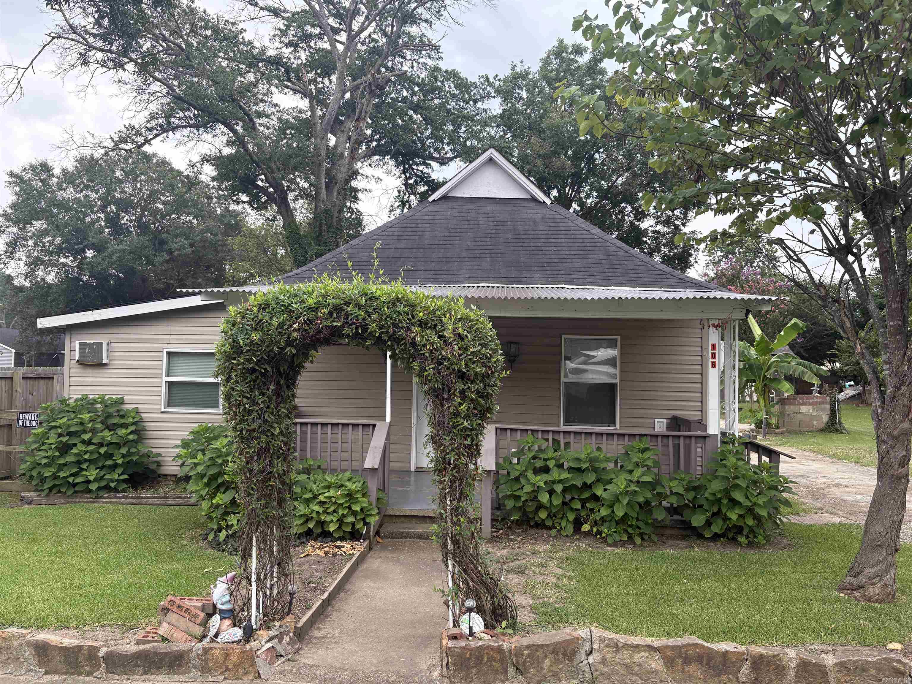 106 Arch Street Property Photo 1