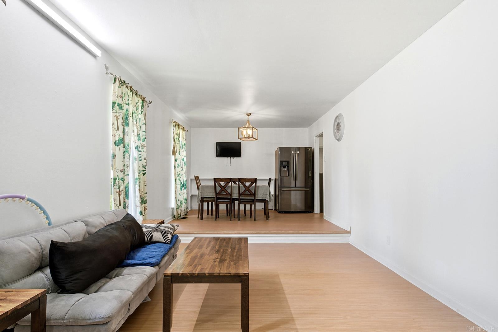 12880 Southridge Drive Property Photo 4