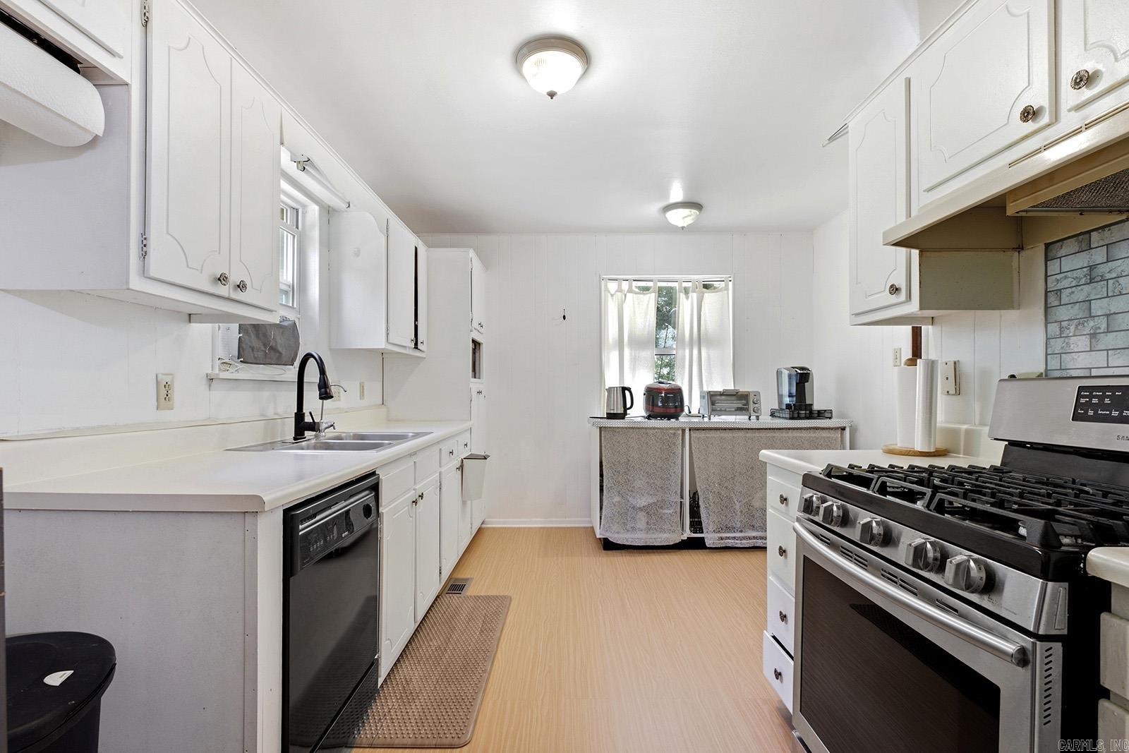 12880 Southridge Drive Property Photo 6