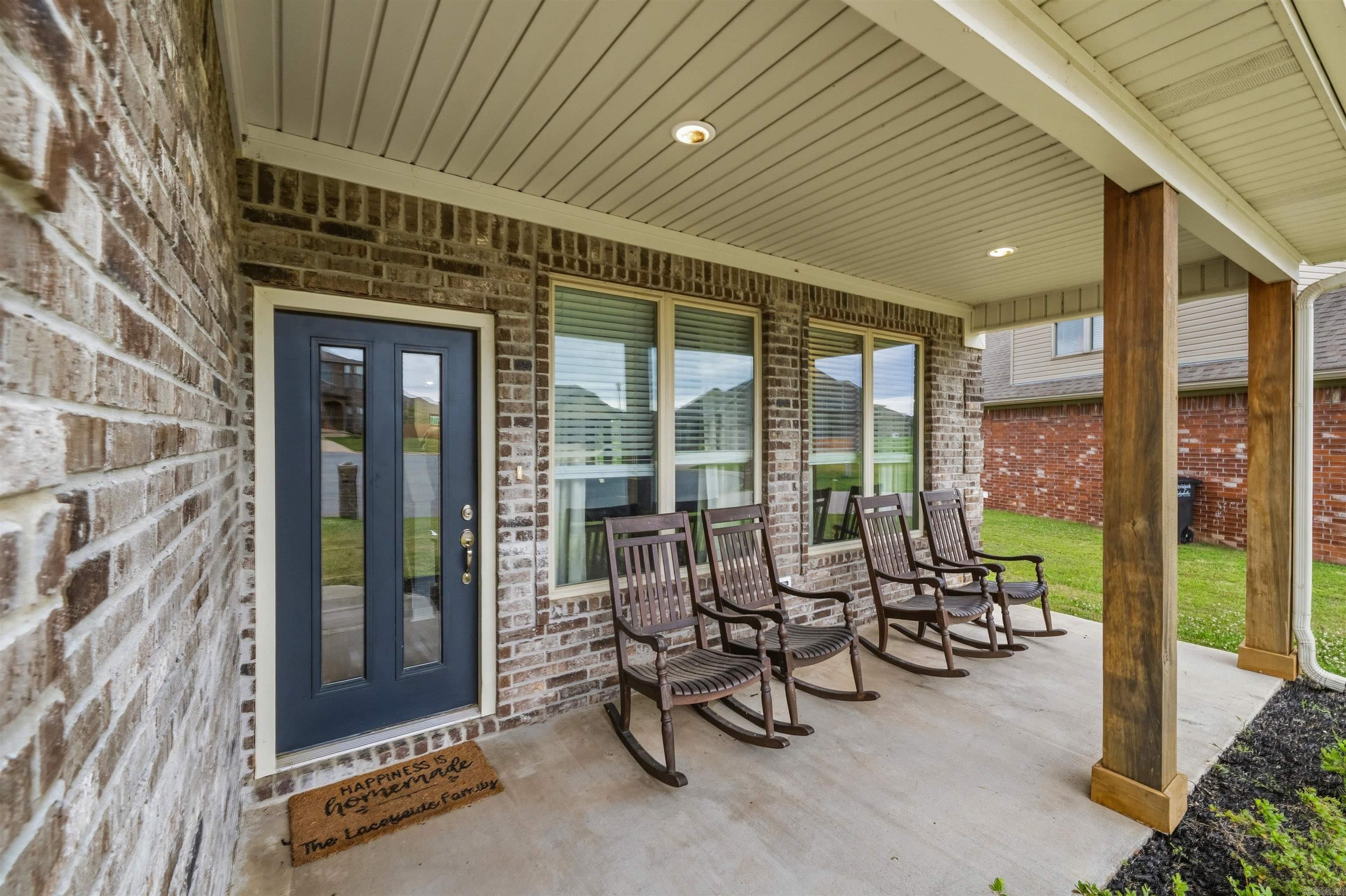 5613 Victoria Court Property Photo 2